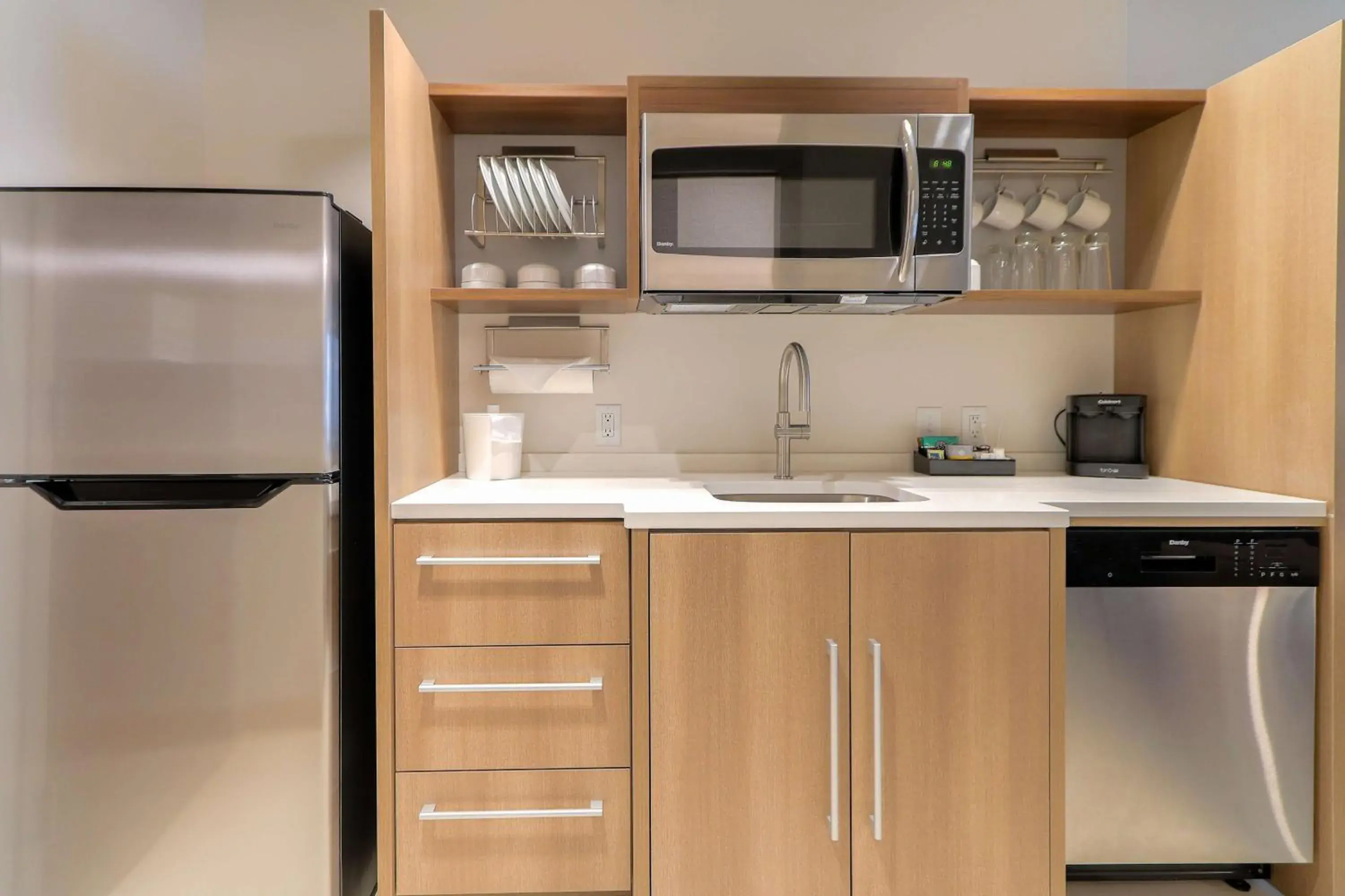 Kitchen or kitchenette, Kitchen/Kitchenette in Home2 Suites By Hilton Alcoa Knoxville Airport