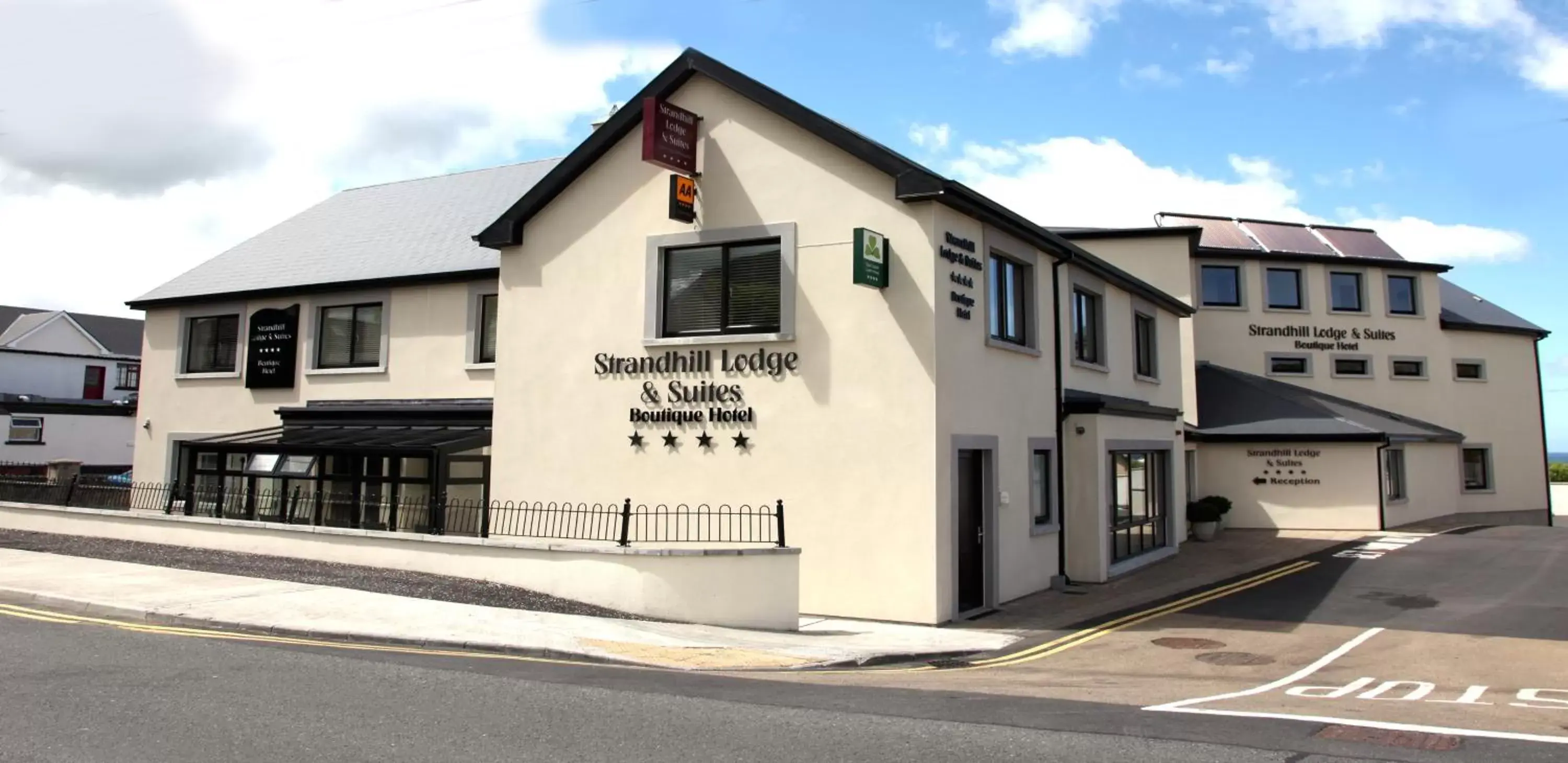 Street view, Property Building in Strandhill Lodge and Suites