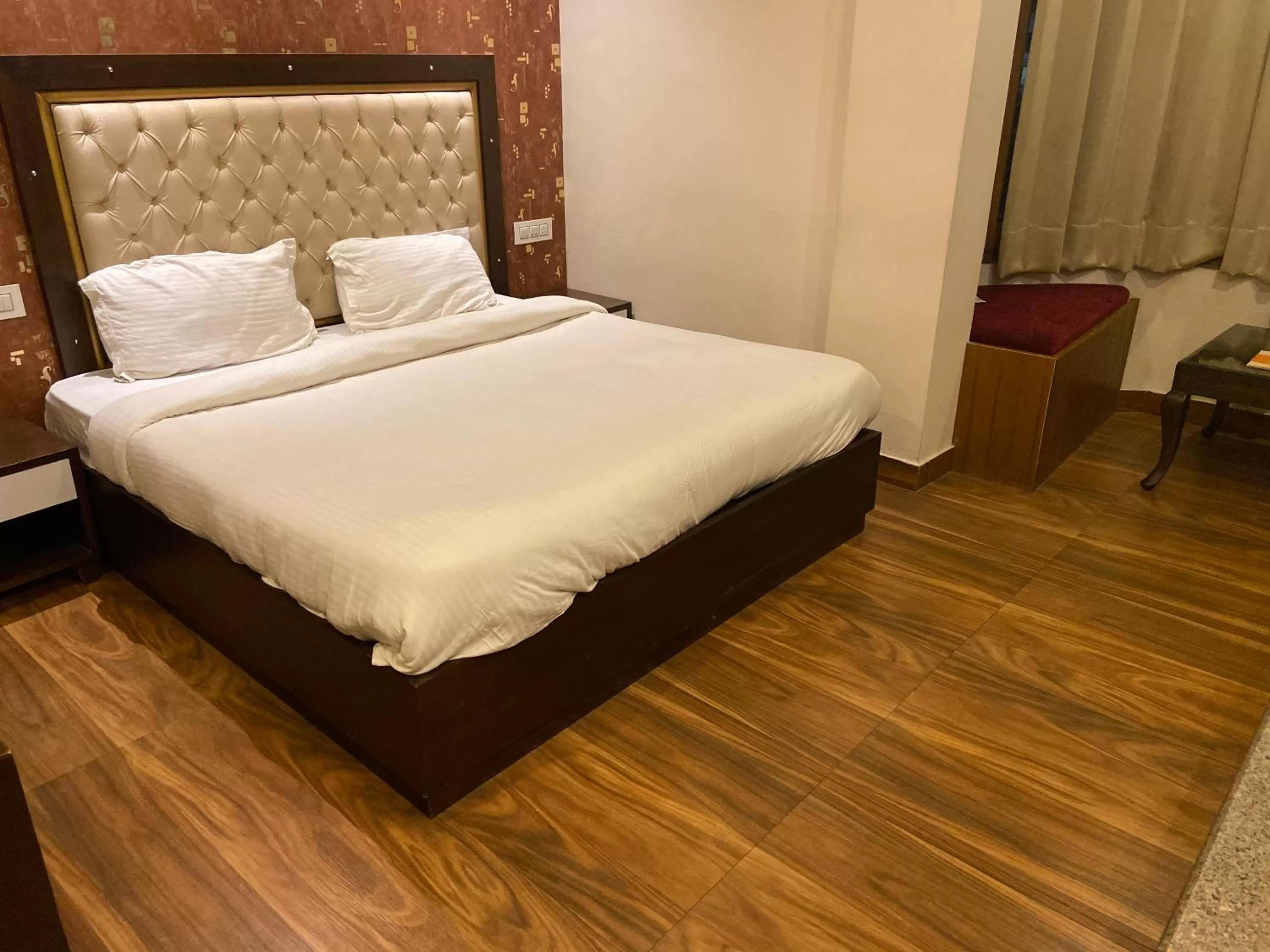 Bedroom, Bed in Hotel Ambika Resort Manali