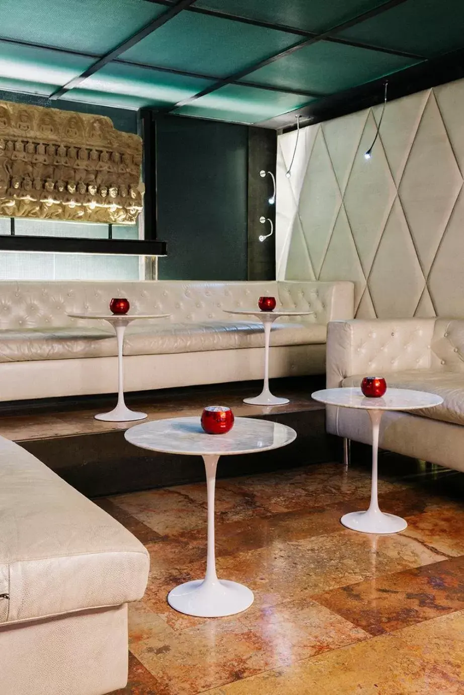 Lounge or bar in Hotel Granados 83, a Member of Design Hotels
