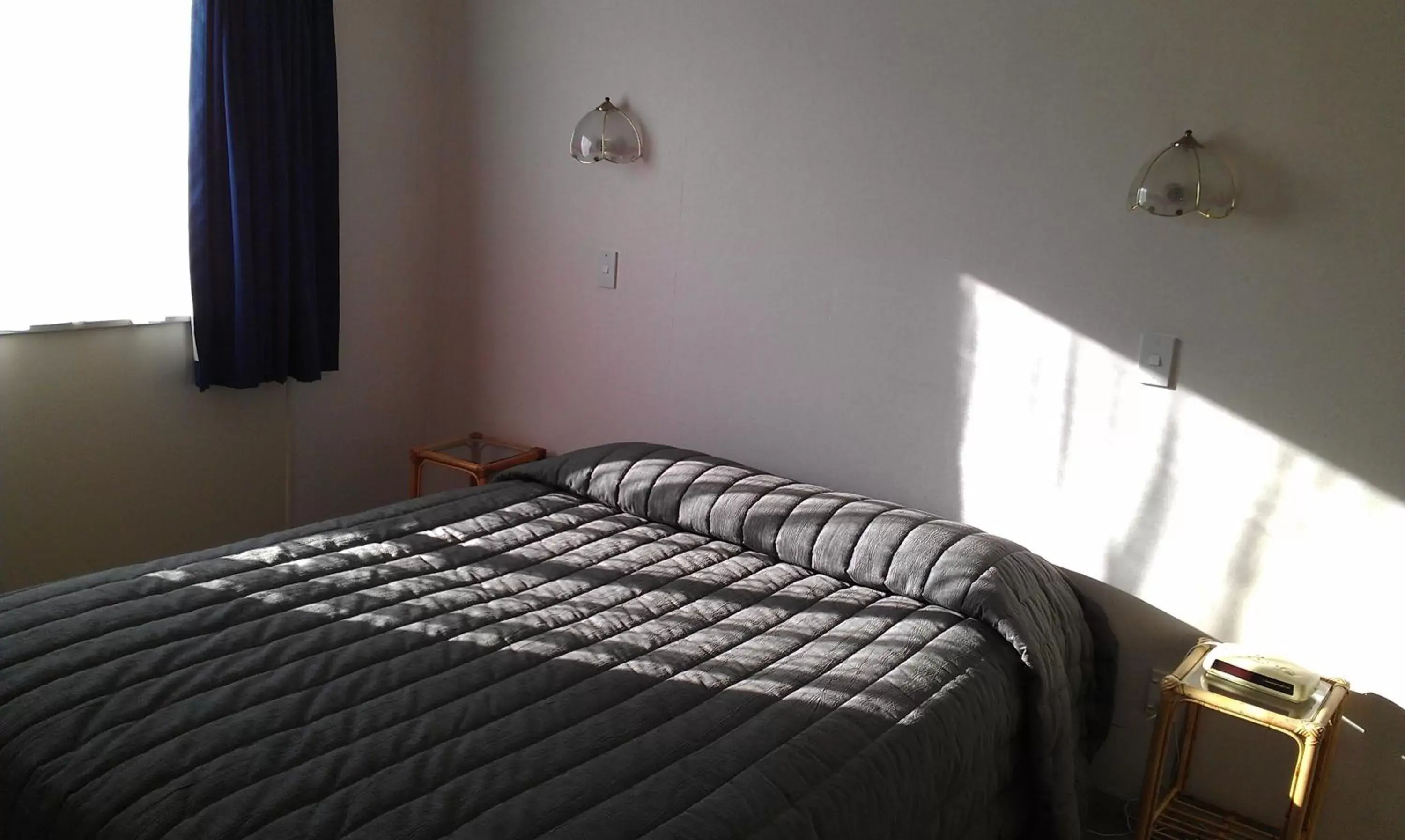 Bed in Riverview Motel Bed in Riverview Motel