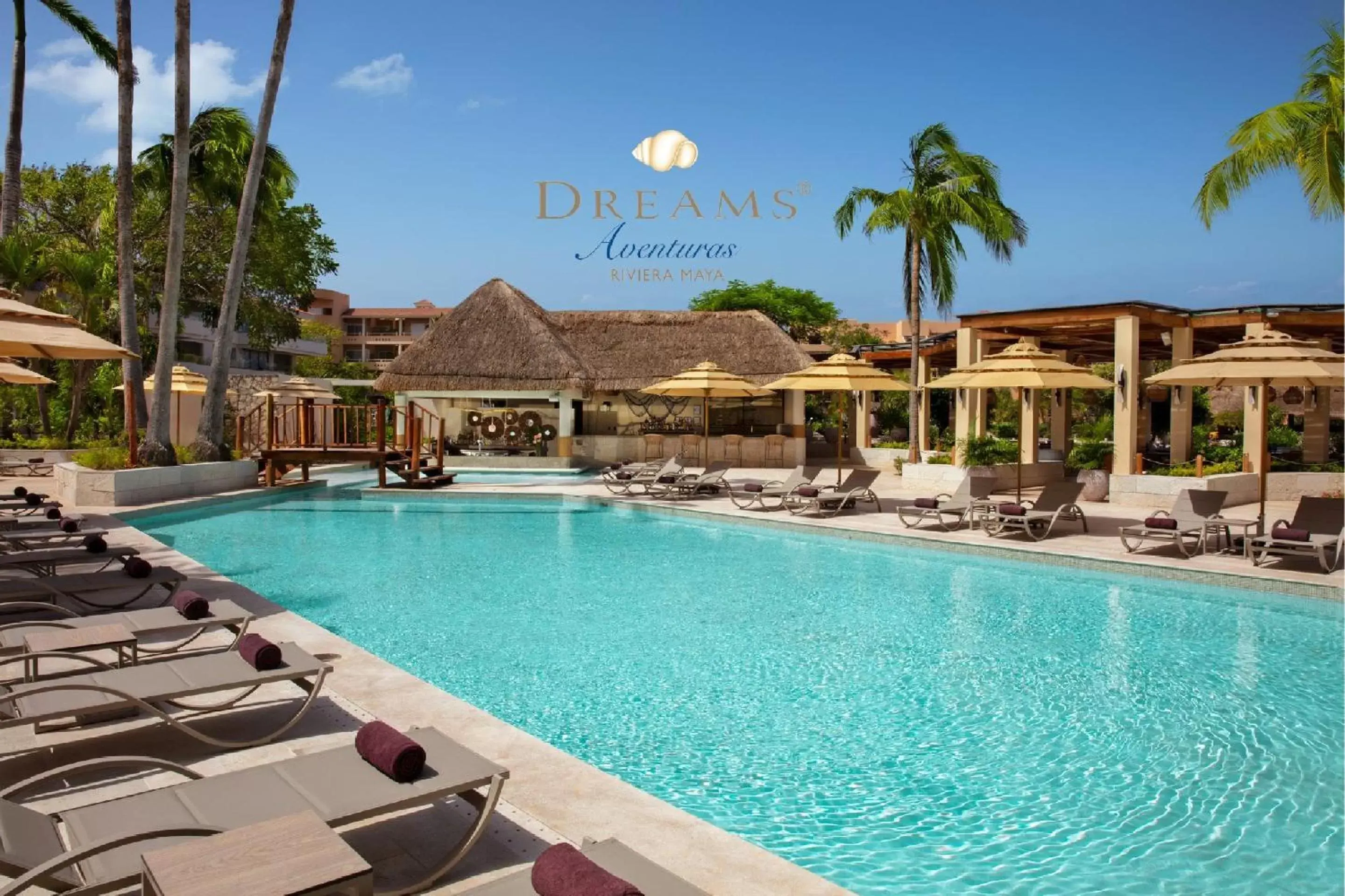 Swimming pool in Dreams Aventuras Riviera Maya - All Inclusive Swimming pool in Dreams Aventuras Riviera Maya - All Inclusive