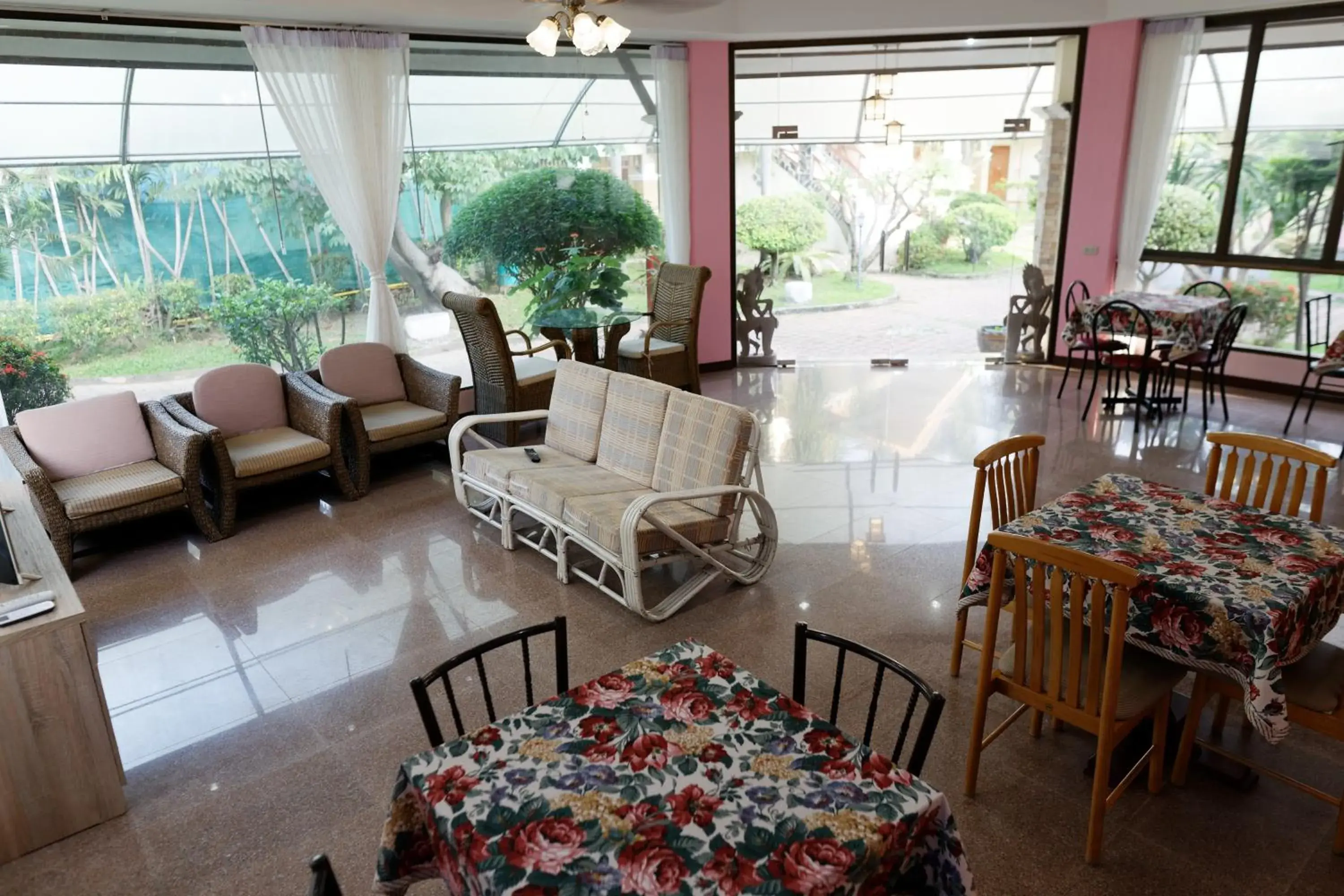 Restaurant/places to eat in TaLeKaew Resort SHA Restaurant/places to eat in TaLeKaew Resort SHA