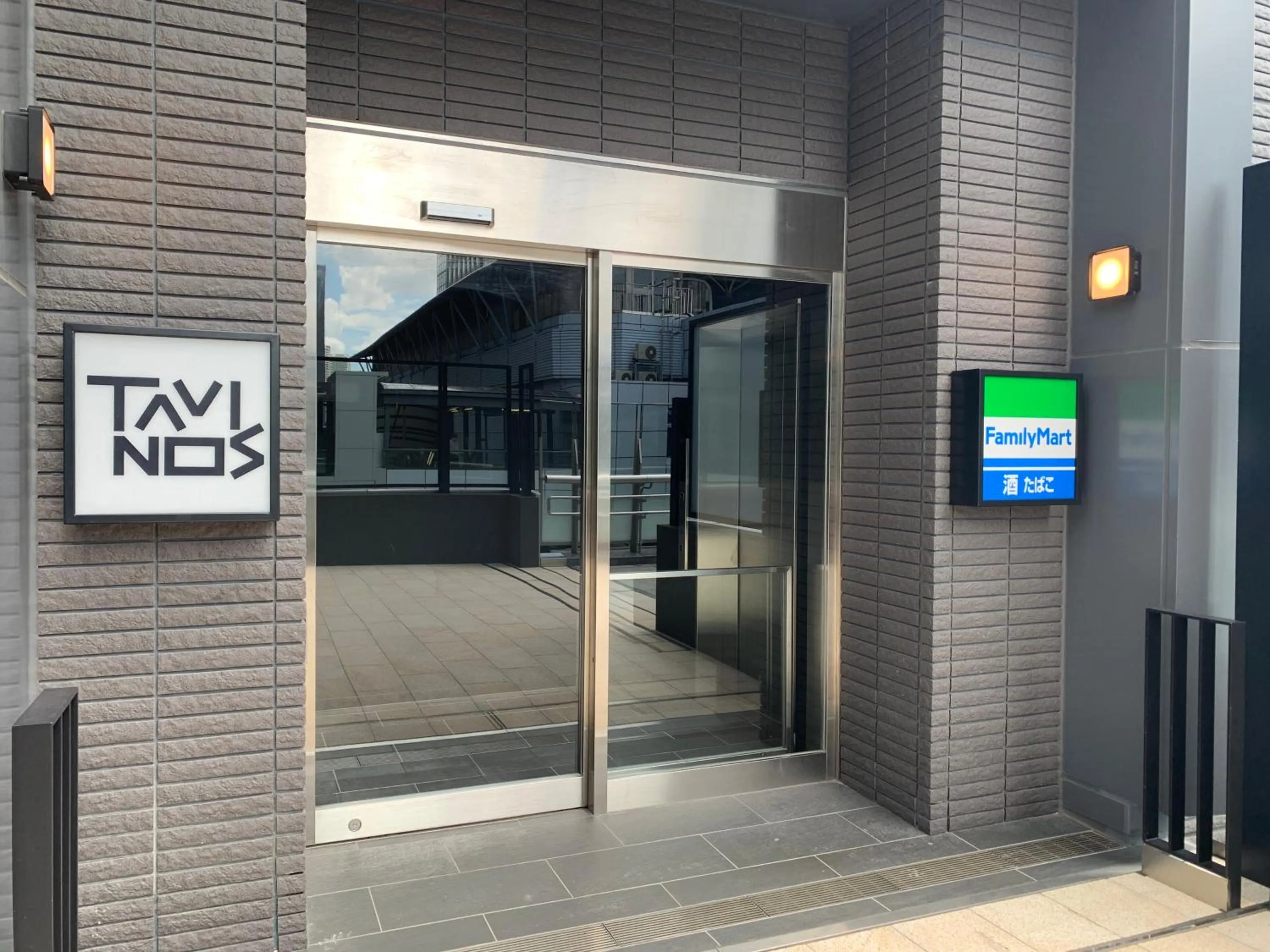 Facade/entrance in HOTEL TAVINOS Hamamatsucho