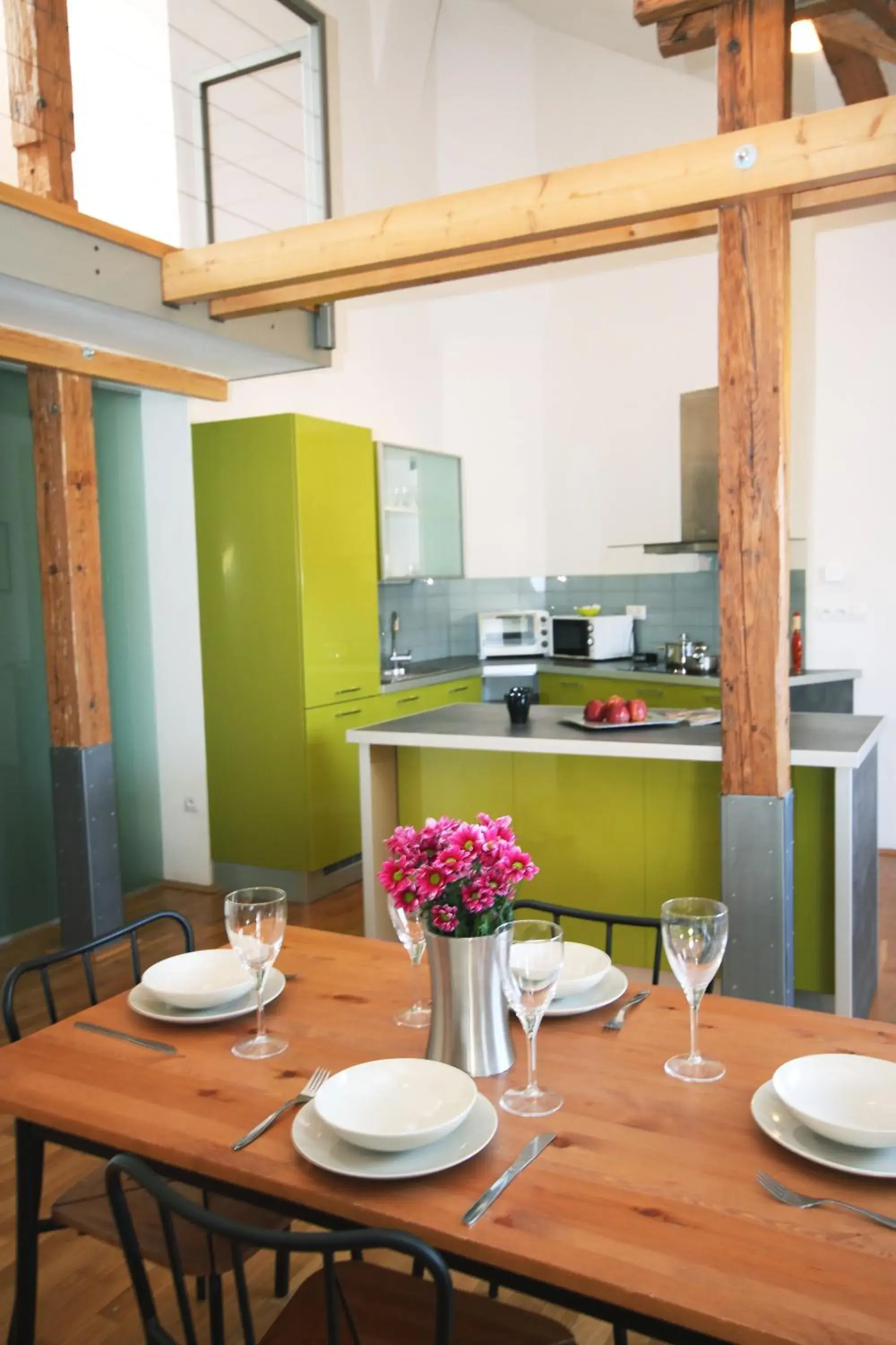 Kitchen or kitchenette, Dining Area in River View Residence