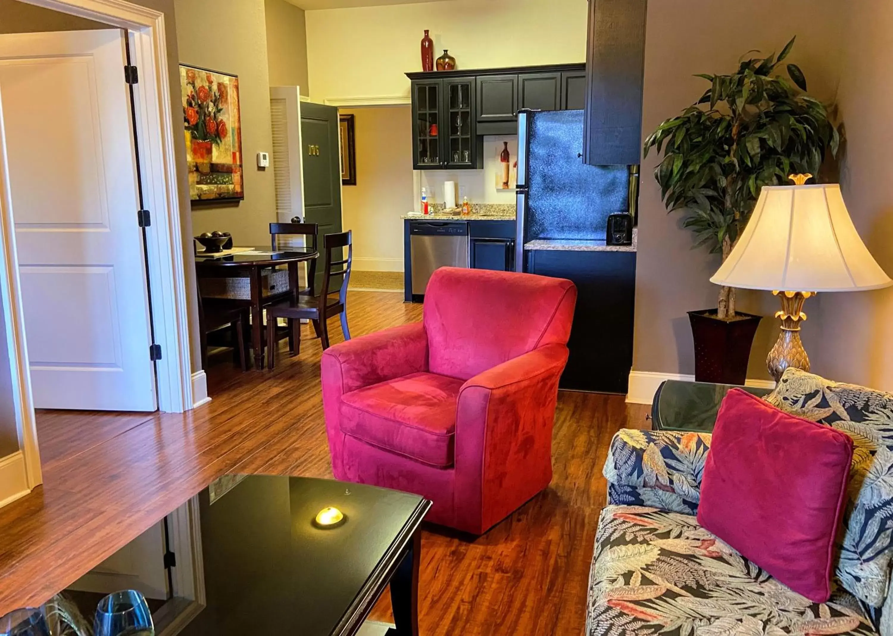 Living room, Seating Area in 30-A Inn & Suites