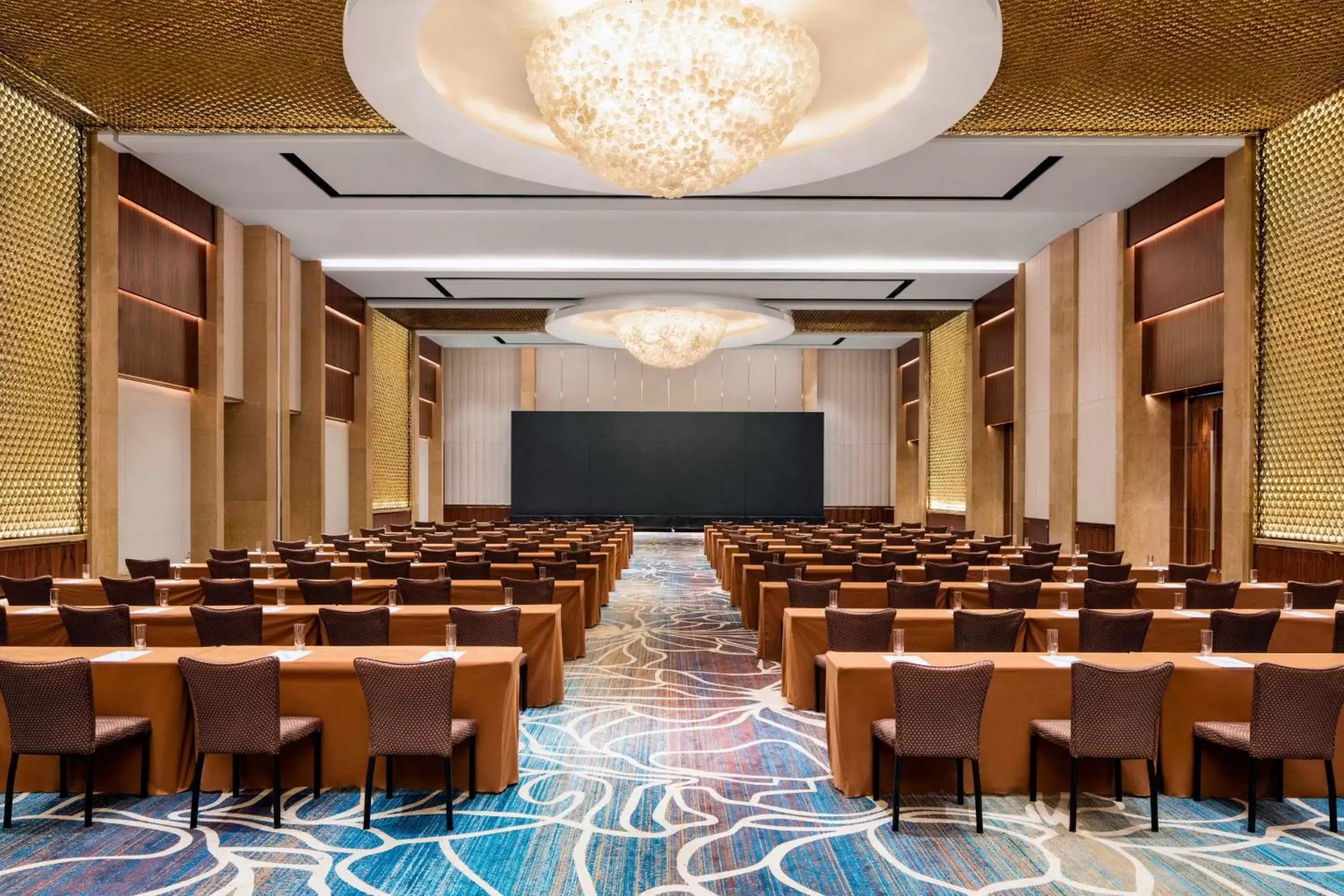 Meeting/conference room in Sheraton Grand Shanghai Pudong Hotel & Residences