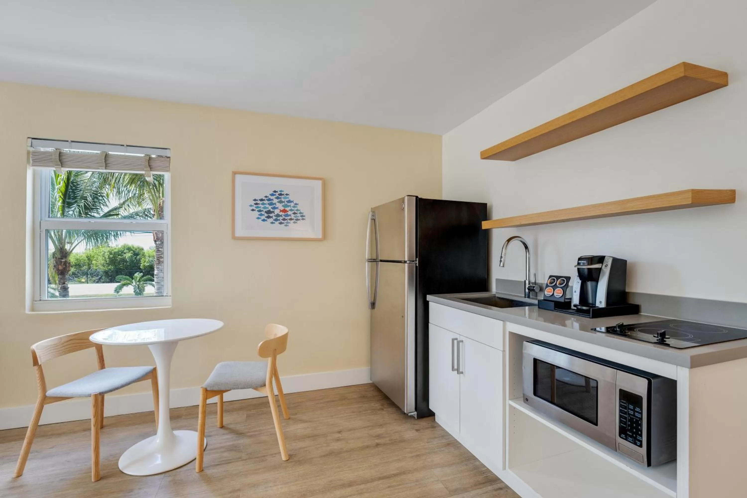 Kitchen or kitchenette in Fisher Inn Resort & Marina