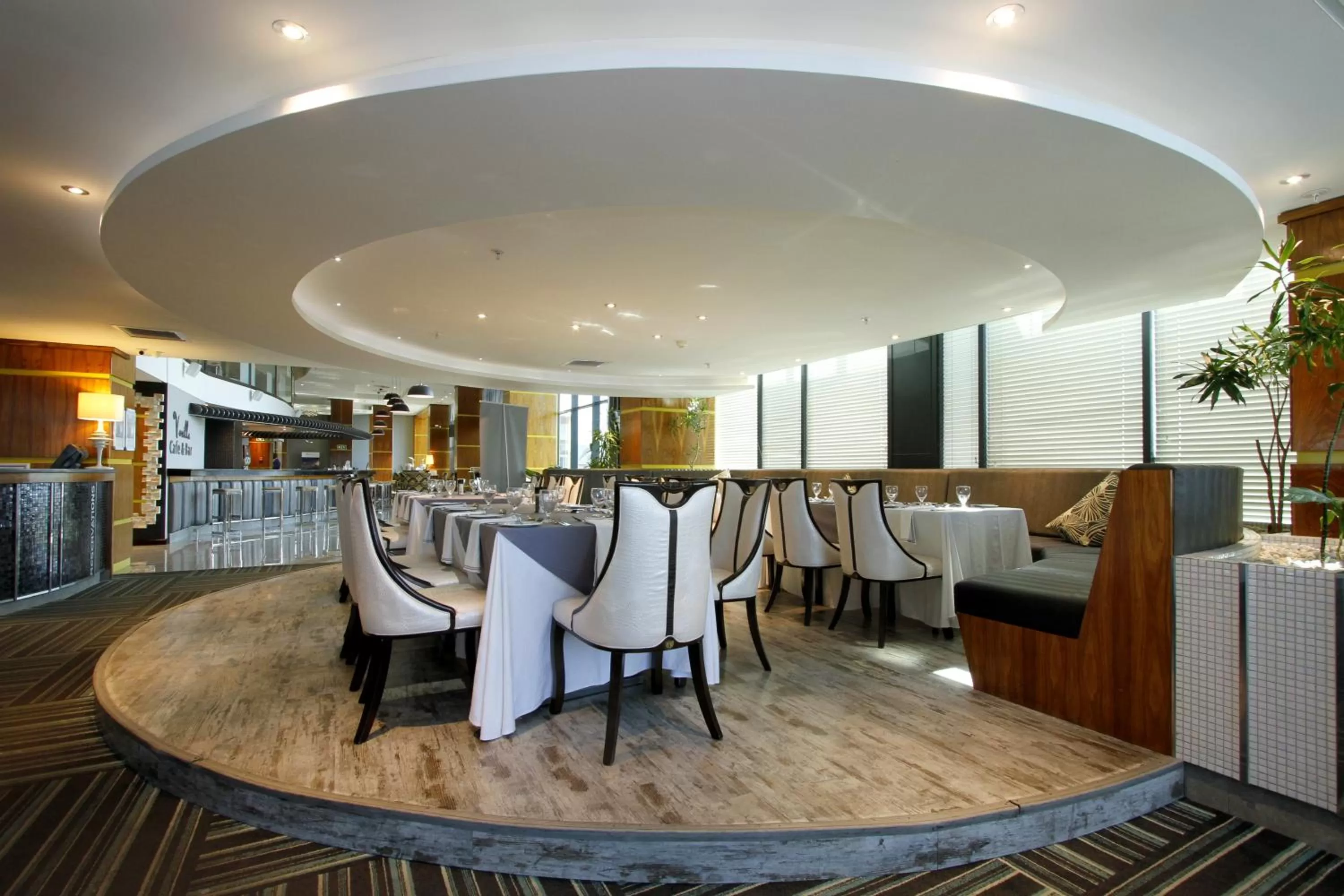 Restaurant/places to eat in Coastlands Umhlanga Hotel and Convention Centre