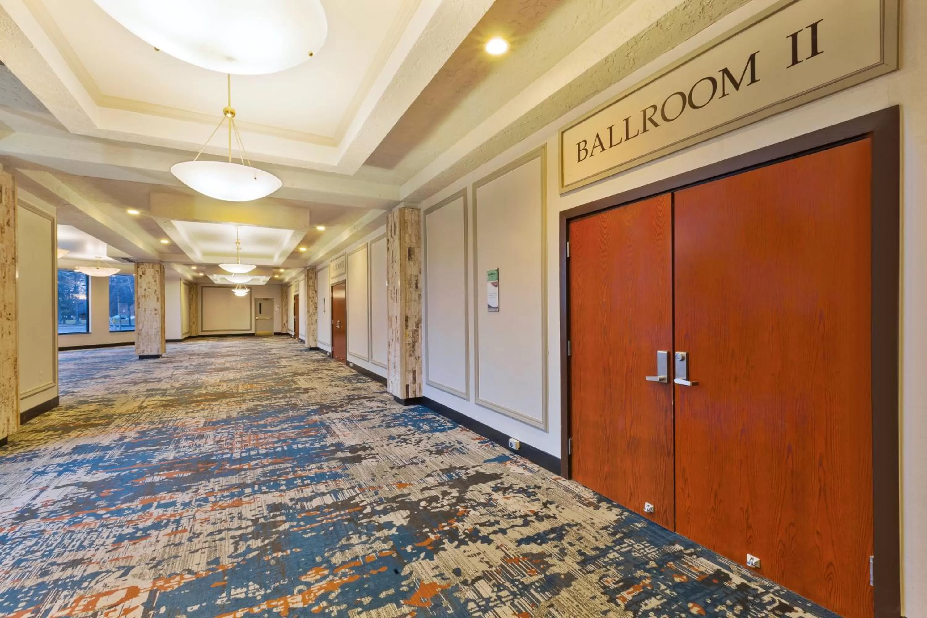 Meeting/conference room in Crowne Plaza Columbus North - Worthington by IHG