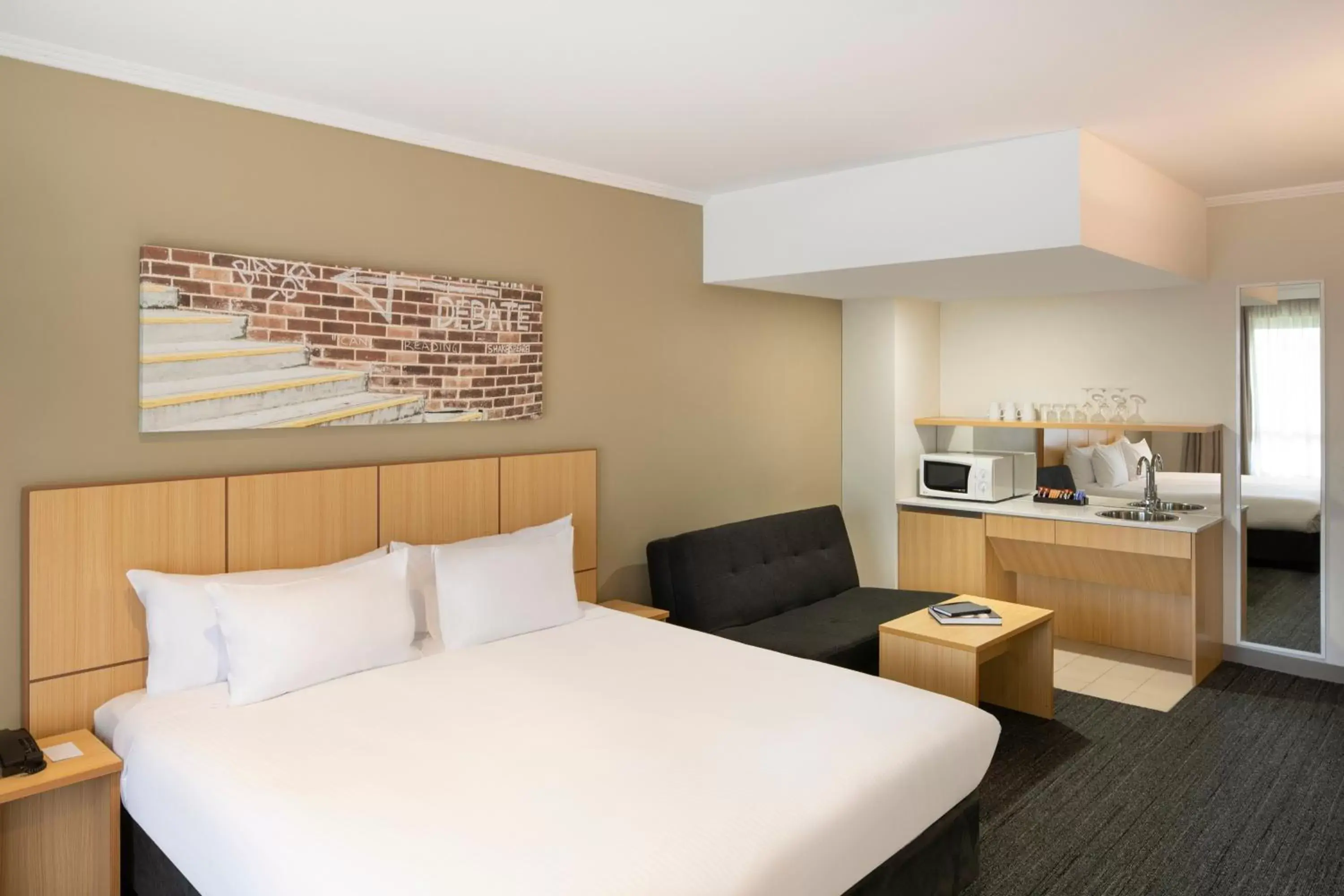 Bed in Mercure Sydney Macquarie Park