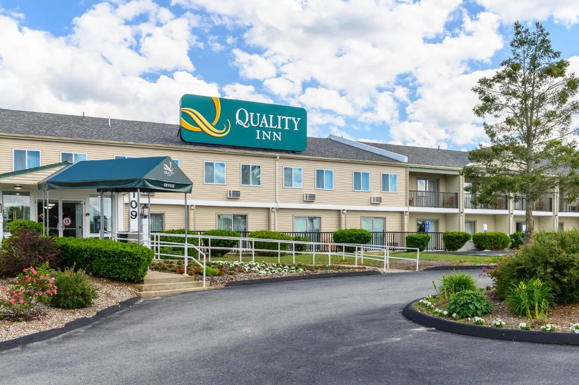 Property building in Quality Inn