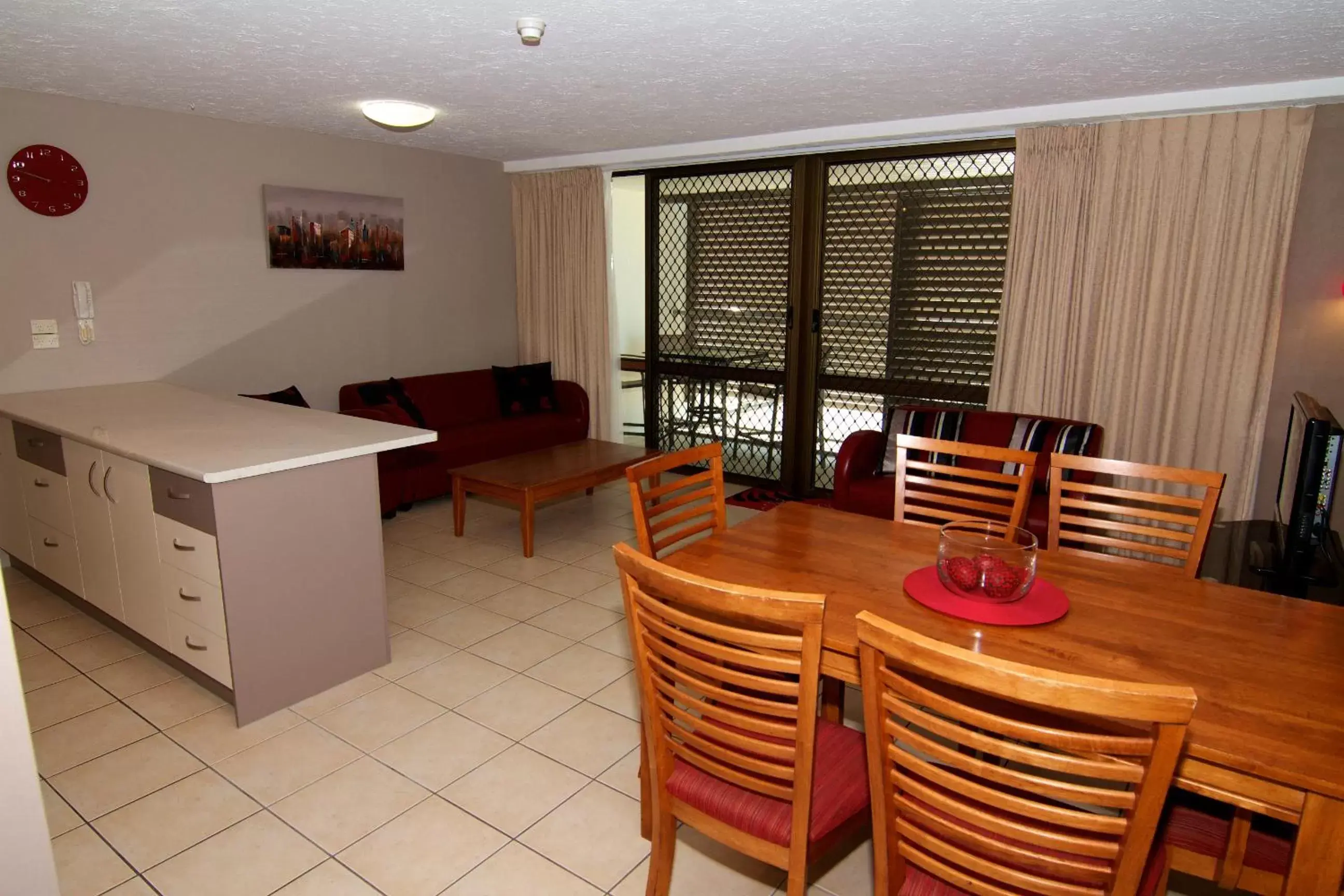 Living room, Dining Area in Merrima Court Holidays