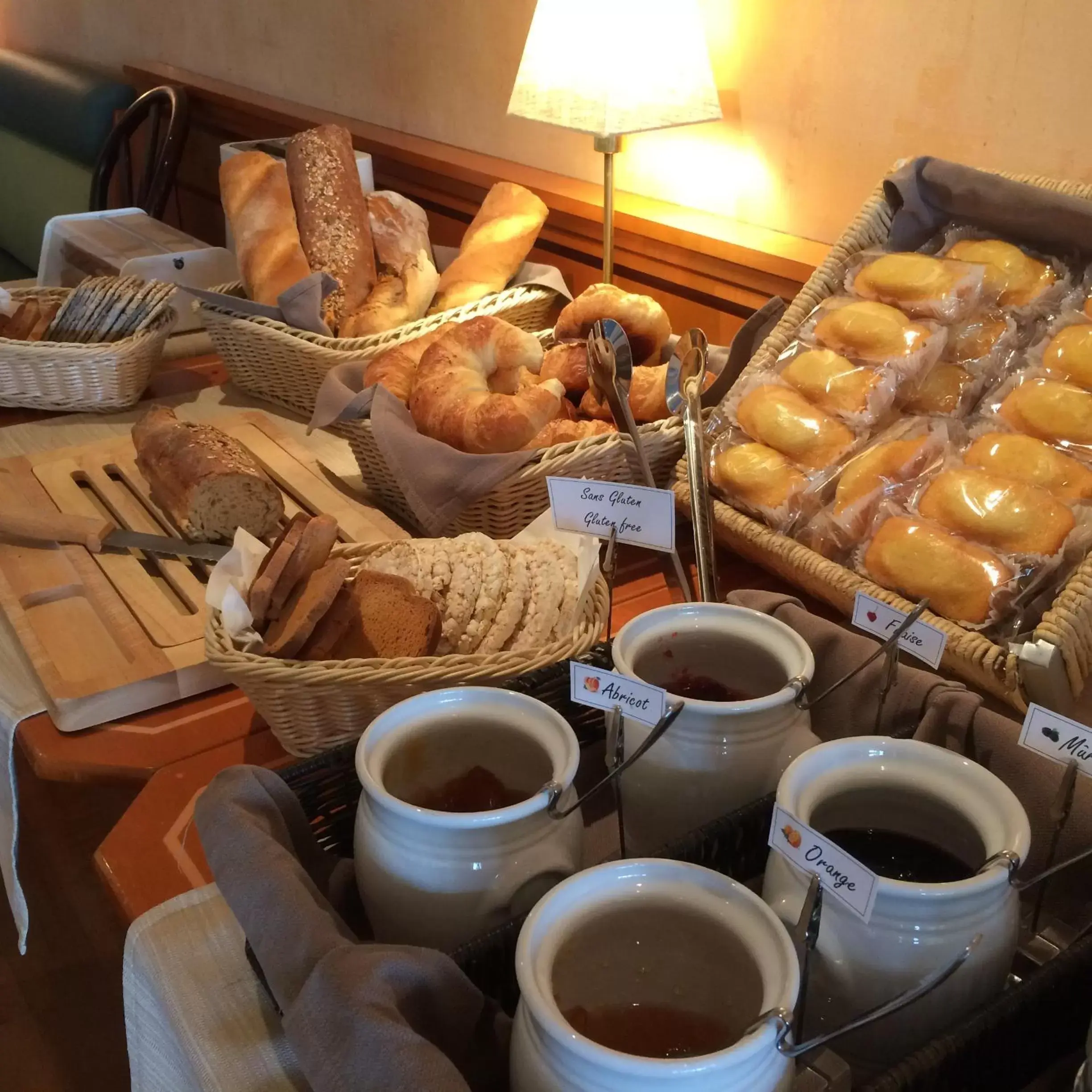 Breakfast in Hôtel du Port