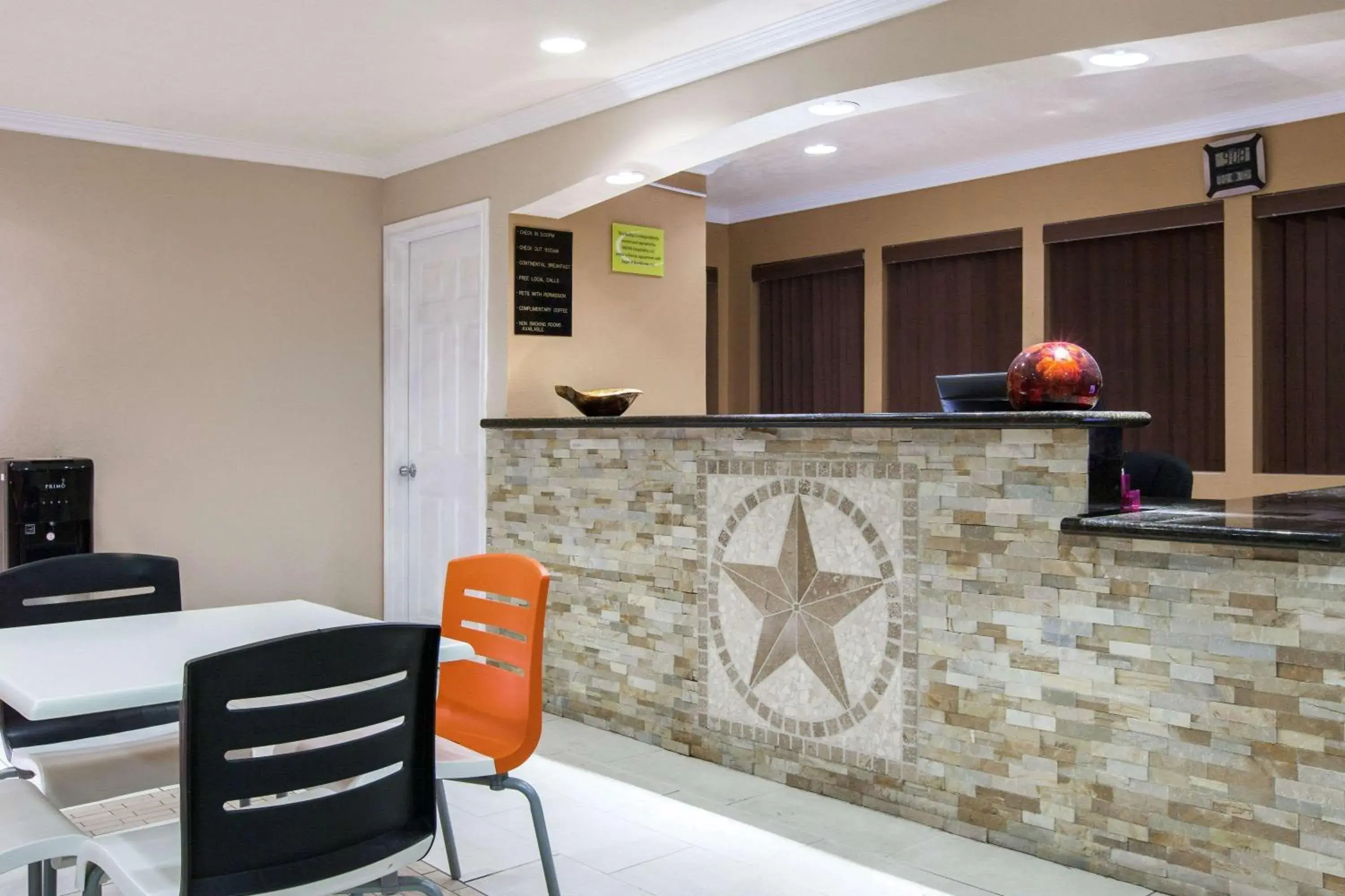 Lobby or reception in Super 8 by Wyndham Sherman Lobby or reception in Super 8 by Wyndham Sherman