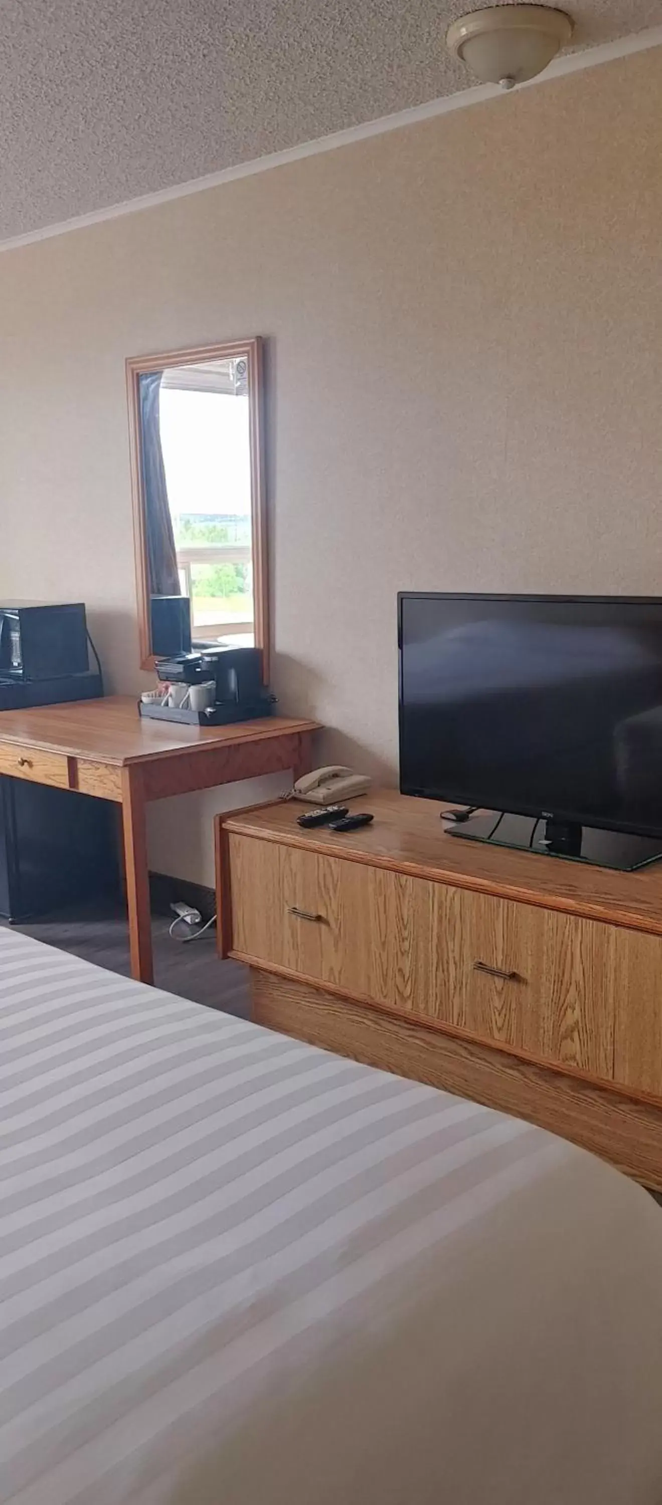 TV and multimedia, TV/Entertainment Center in Travelodge by Wyndham Amherst