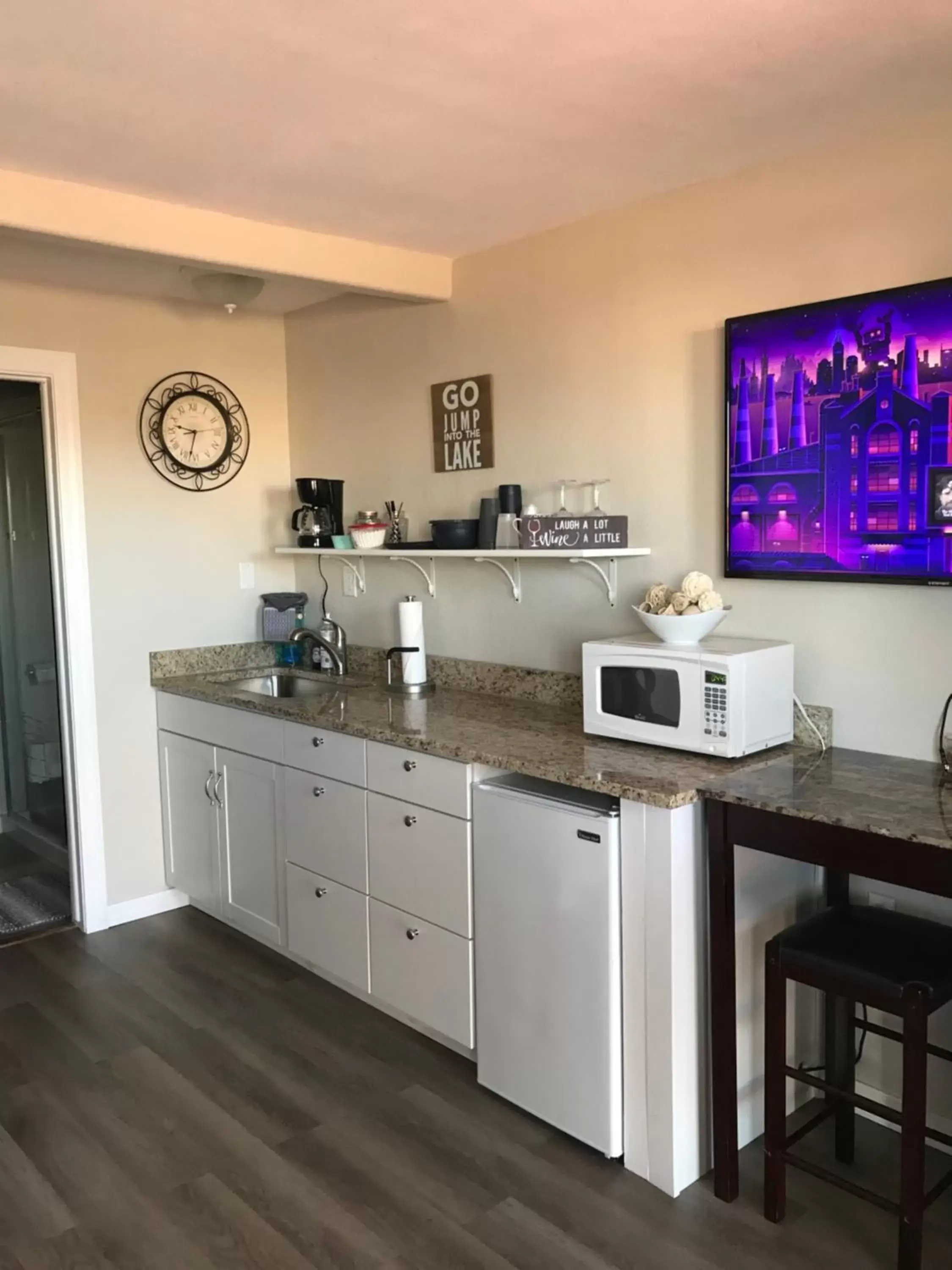 Kitchen or kitchenette, Kitchen/Kitchenette in Red Rock Motel