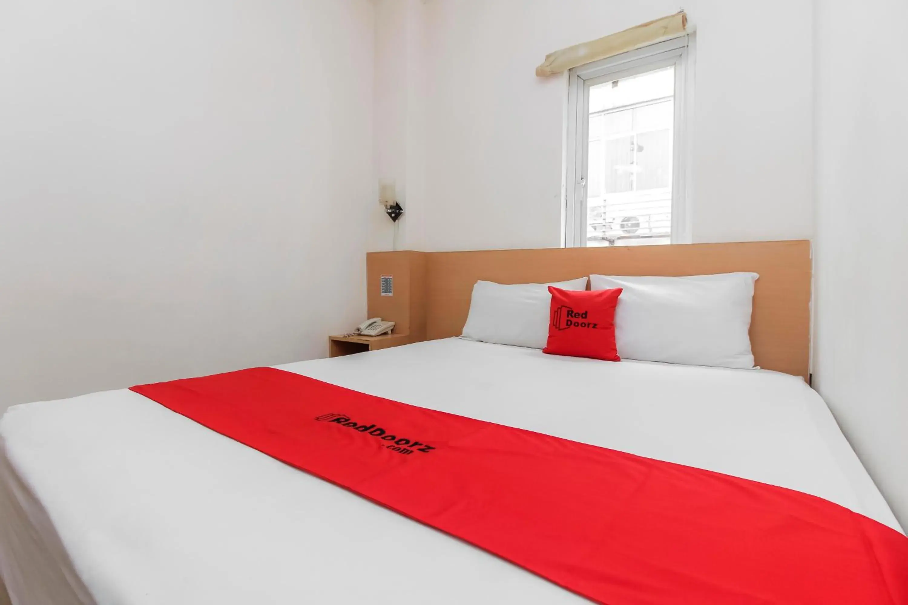 Bedroom, Bed in RedDoorz Plus near Galaxy Bekasi
