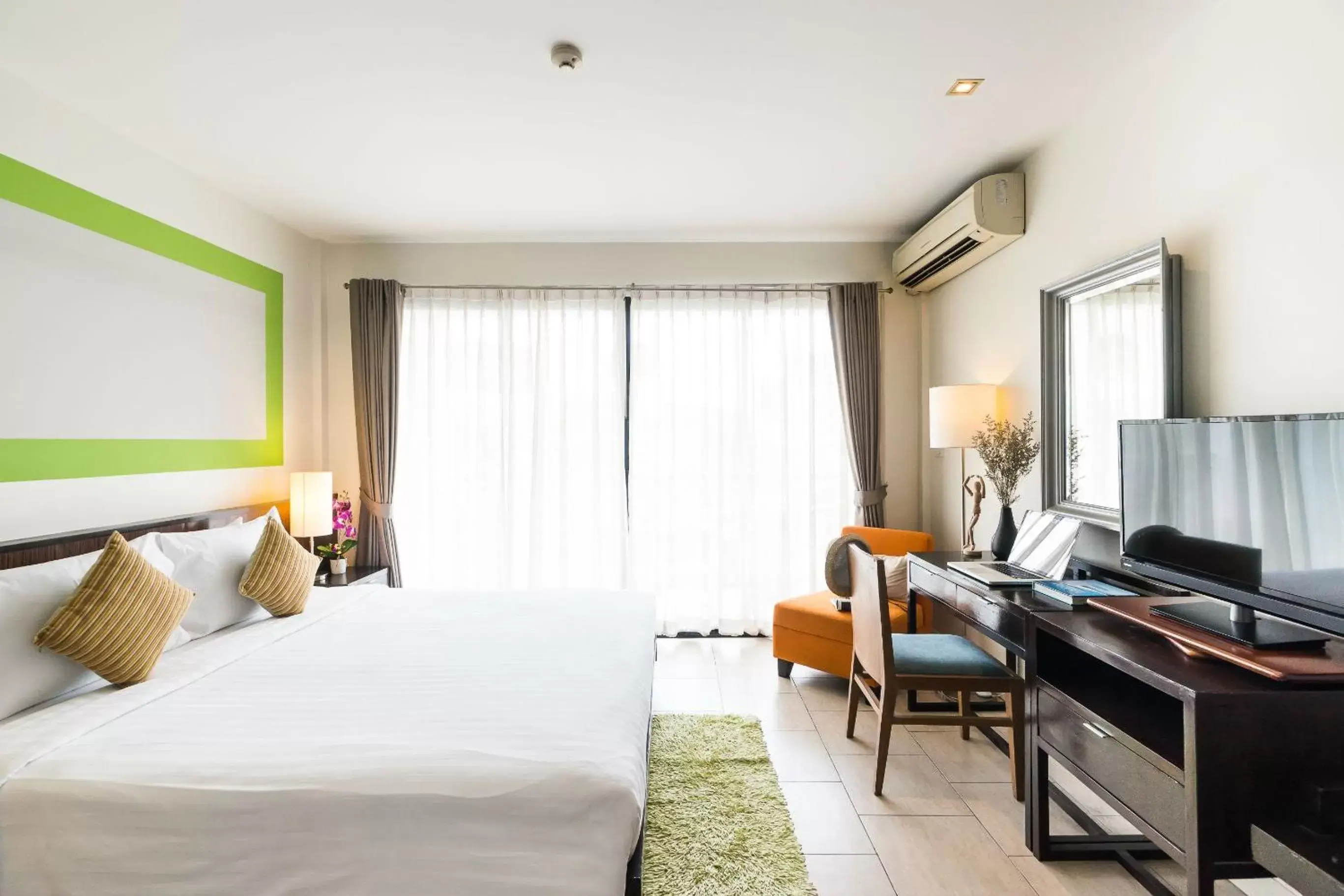Superior Double or Twin Room with Balcony in Hotel De Bangkok
