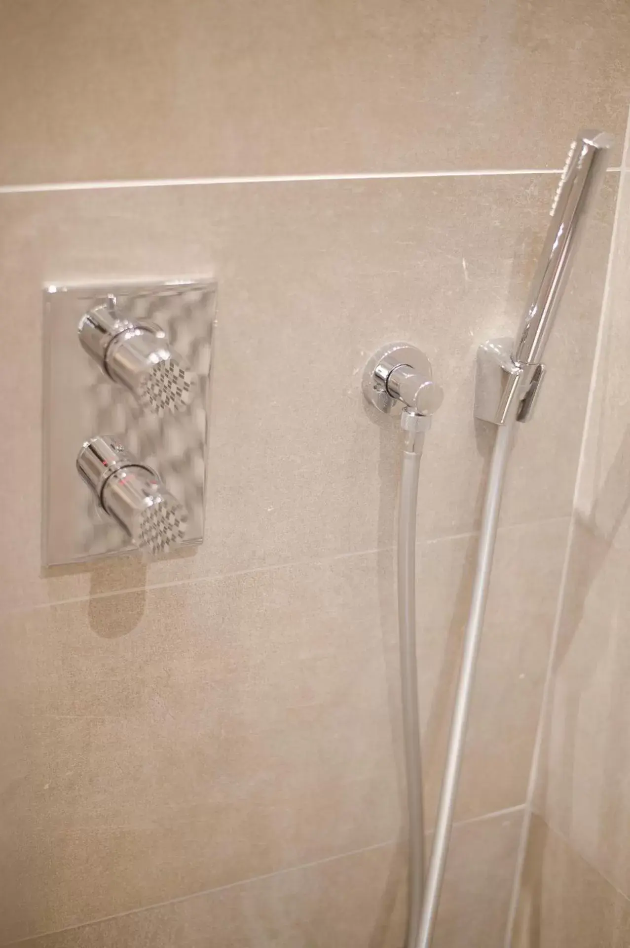 Shower, Bathroom in Hotel Cambon