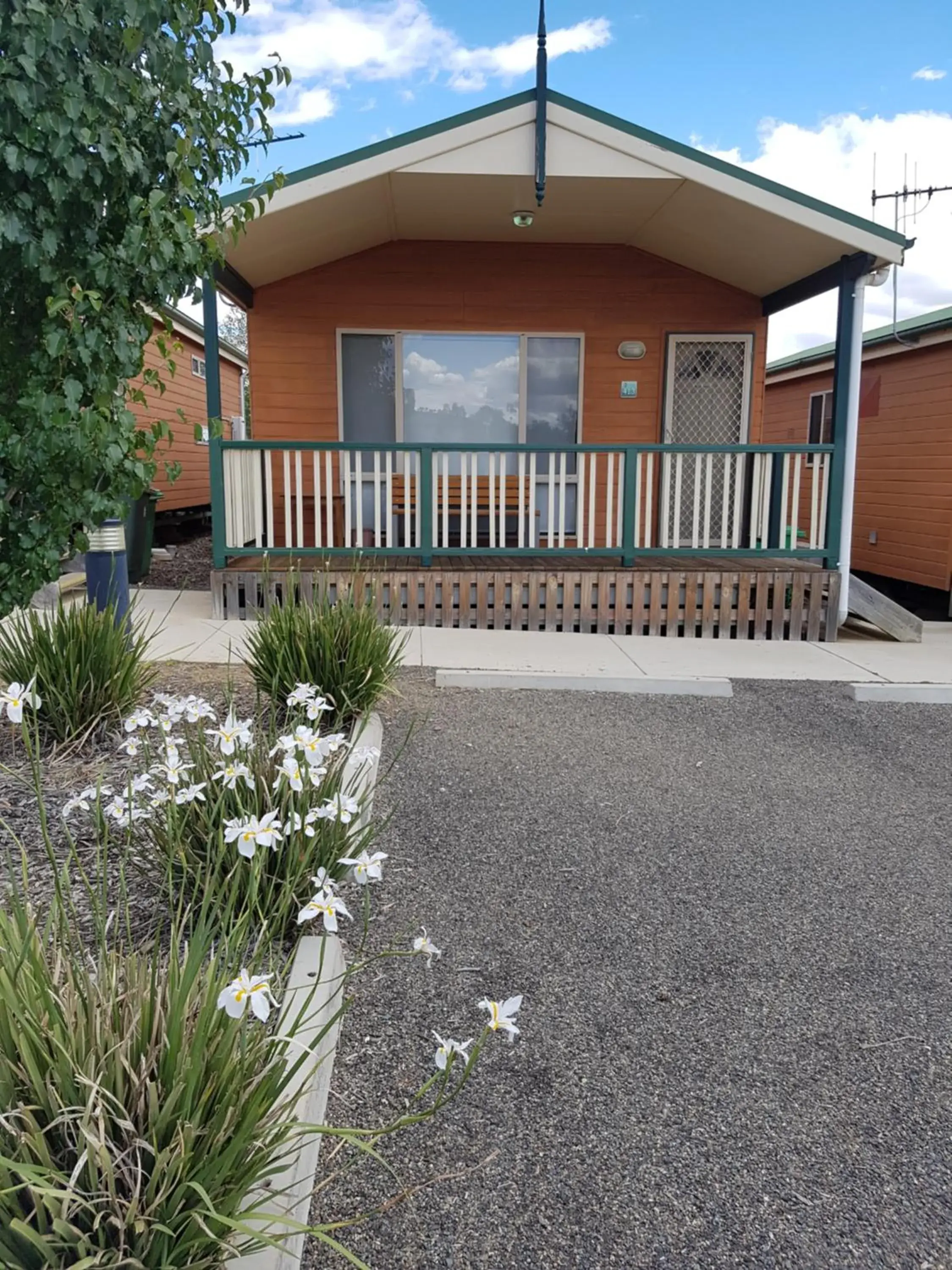 Property Building in Canberra Carotel Motel