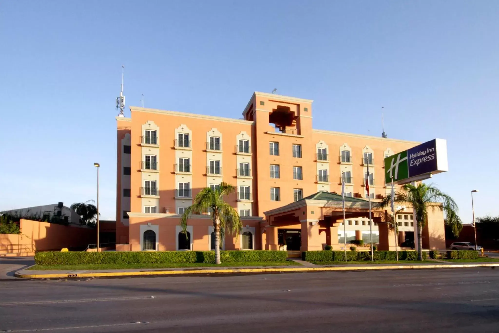 Property Building in Holiday Inn Express Torreon, an IHG Hotel