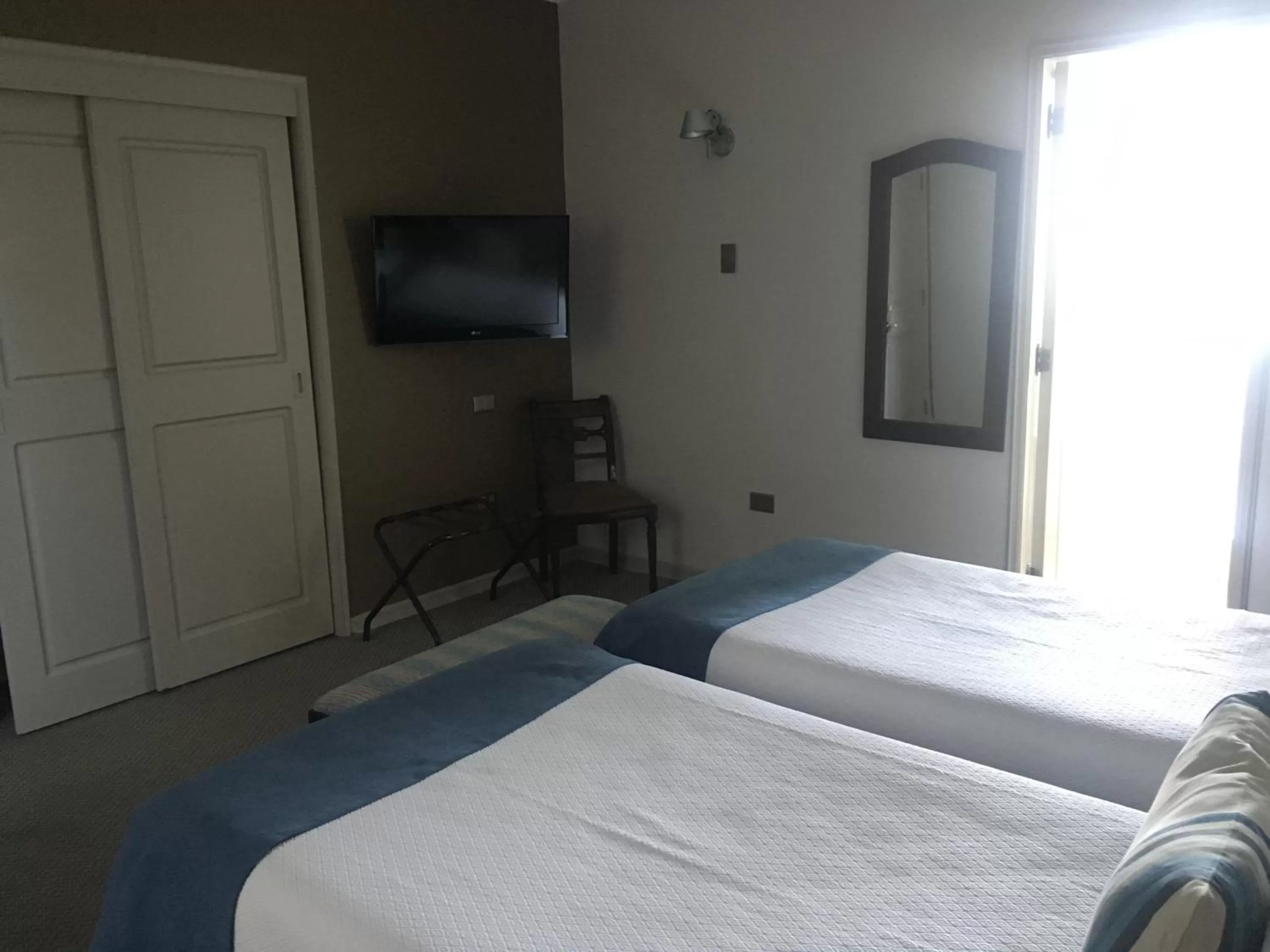 TV and multimedia, Bed in Hotel Los Españoles