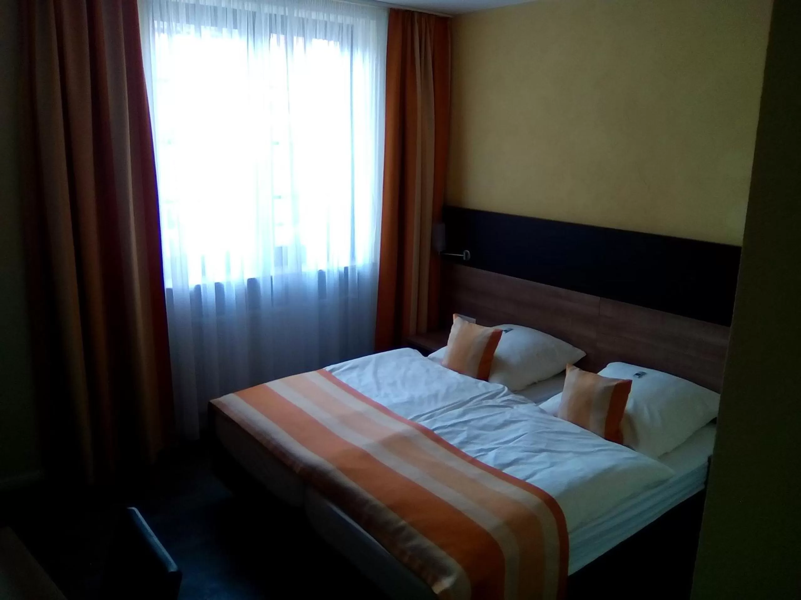 Day, Bed in Hotel Trutzpfaff