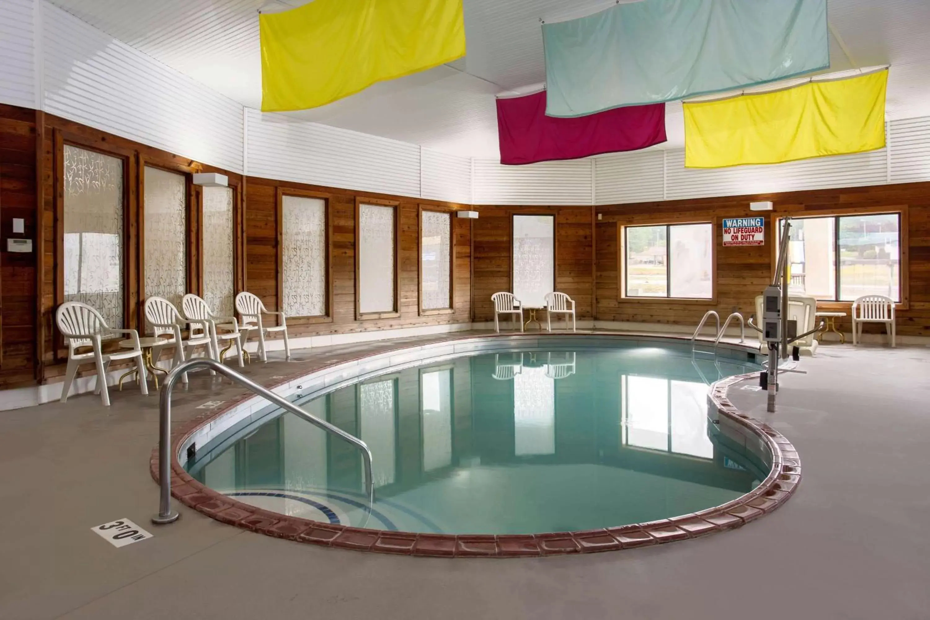 Activities, Swimming Pool in Days Inn by Wyndham Marquette
