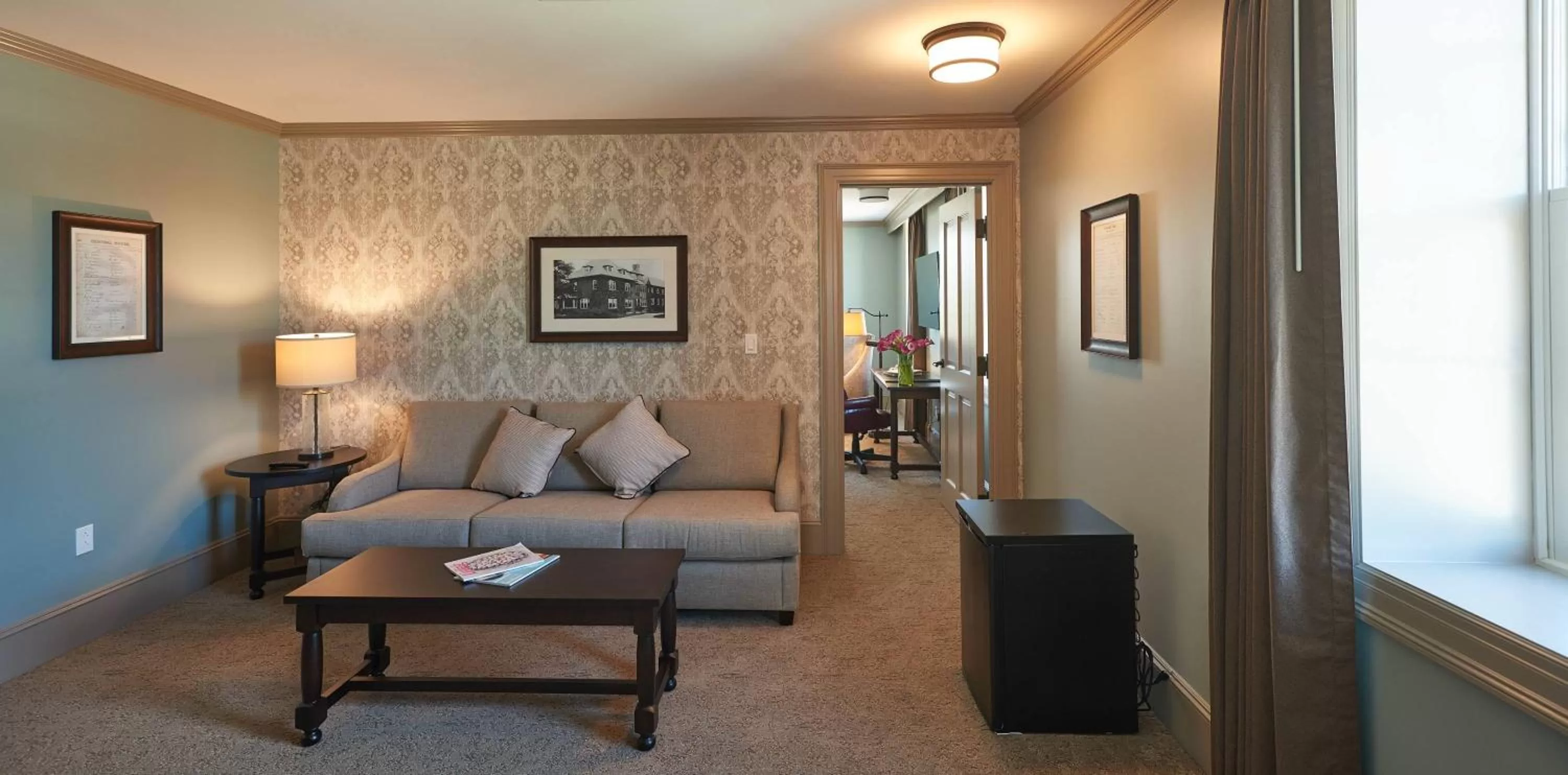 Living room in The Groton Inn