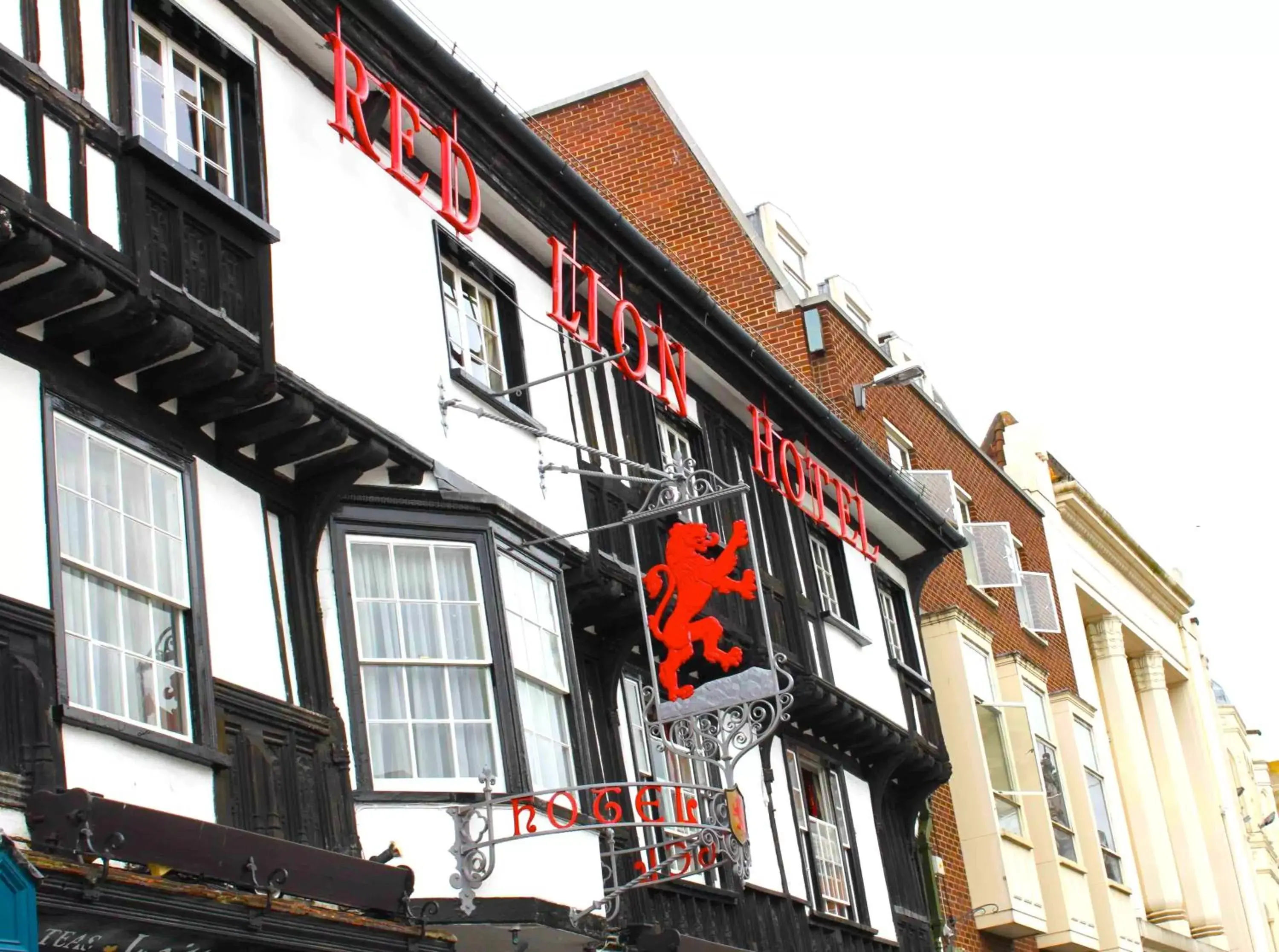 Facade/entrance, Property Building in Brook Red Lion Hotel