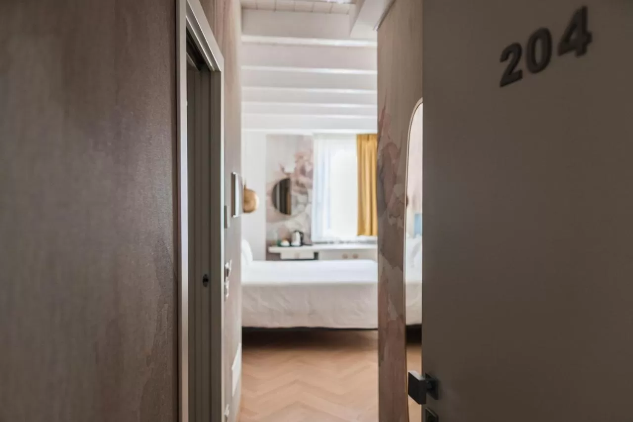 Photo of the whole room, Bed in LUXURY SUITES ROCOPOM - Lake Front