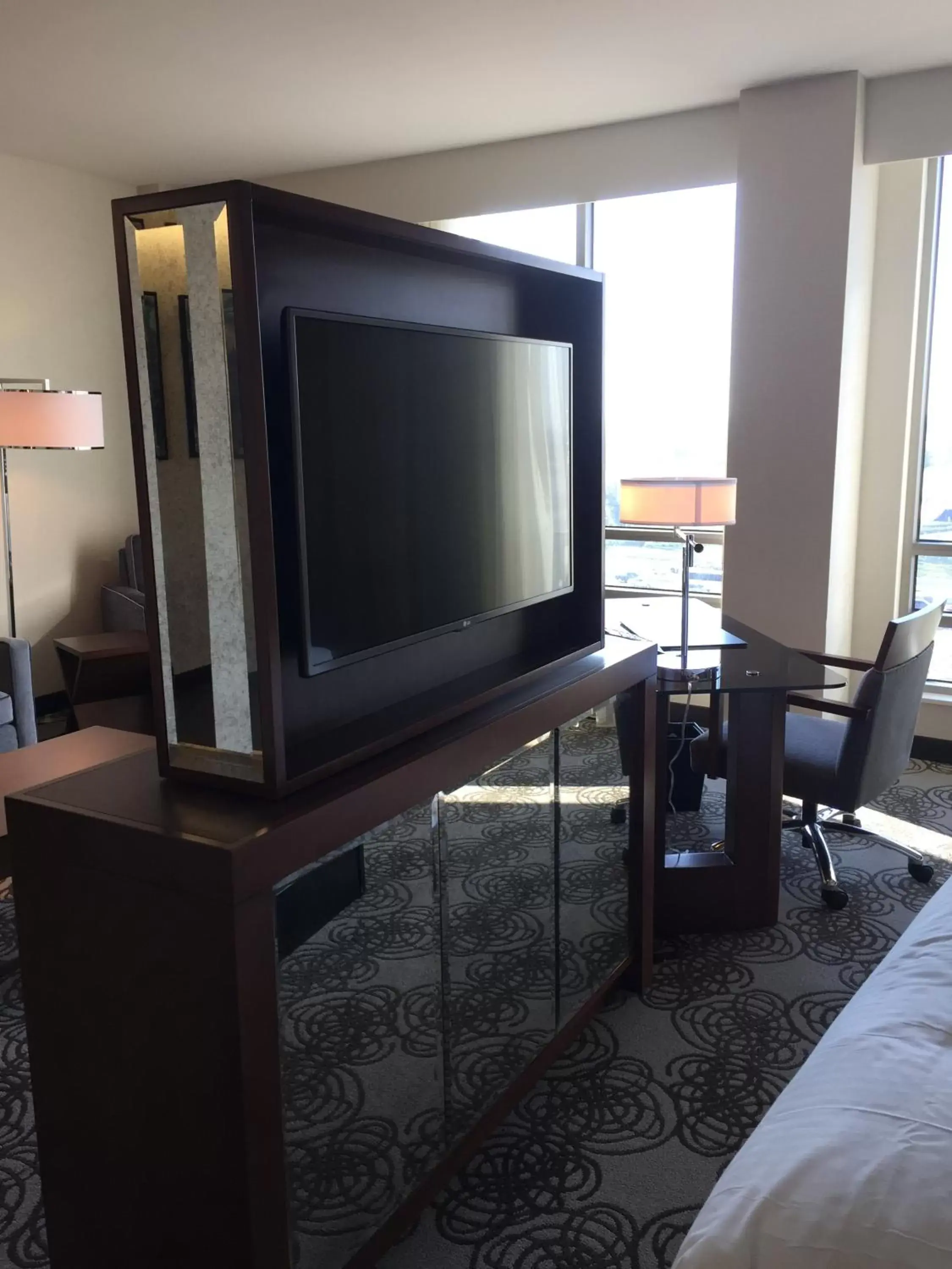Day, TV/Entertainment Center in Parkwest Bicycle Casino
