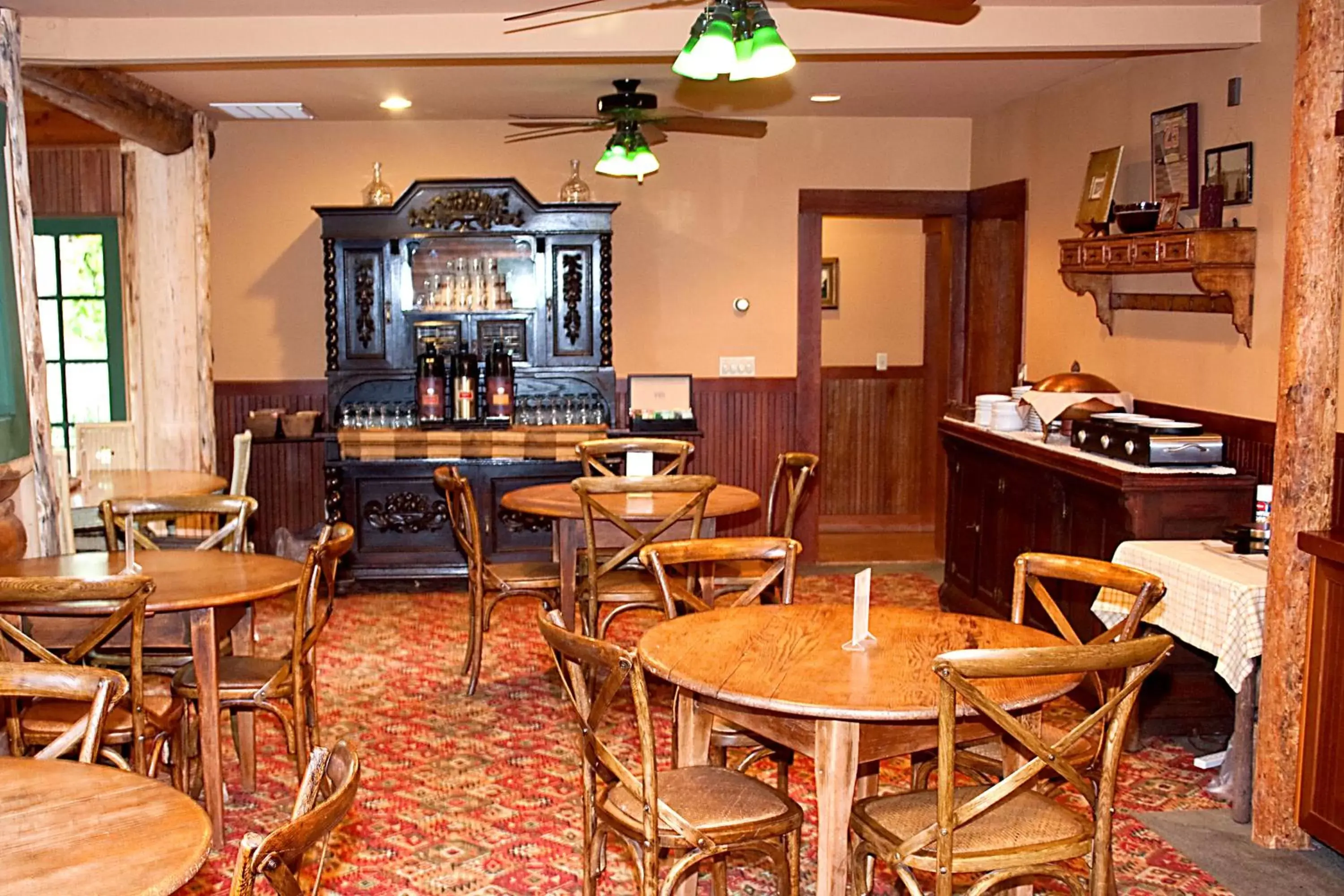 Restaurant/places to eat in Weasku Inn Restaurant/places to eat in Weasku Inn