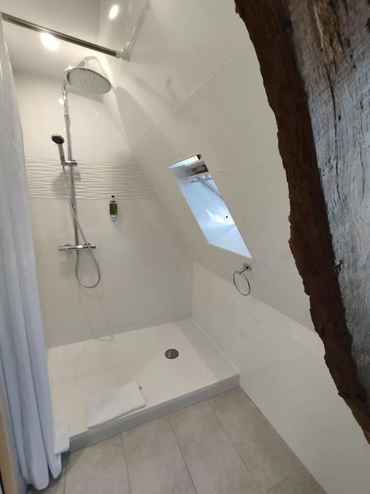 Shower, Bathroom in Hotel De La Porte Saint-Malo
