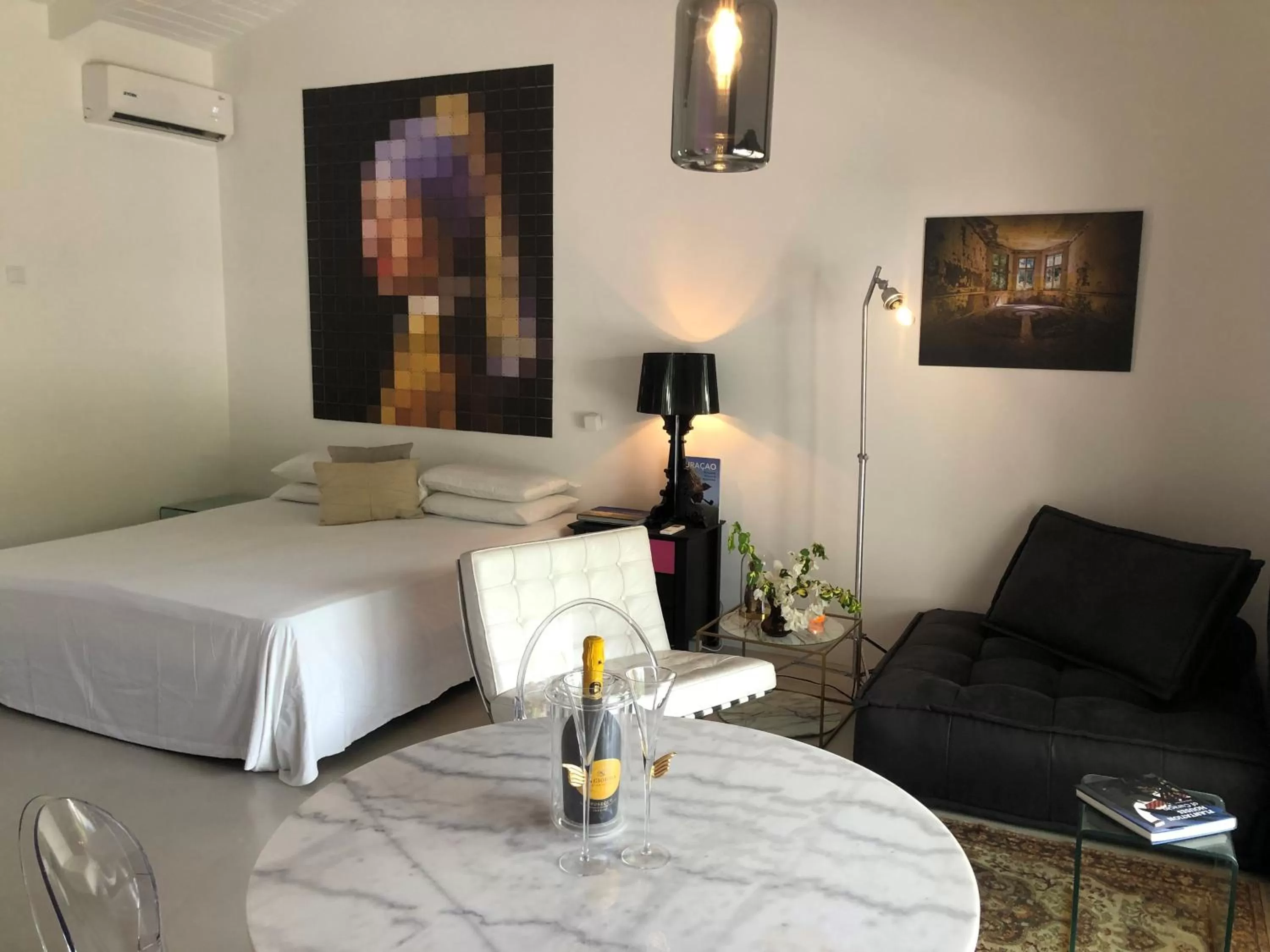 Bed in THUISHAVEN boutique mini-resort - fantastic garden and large pool - adults only