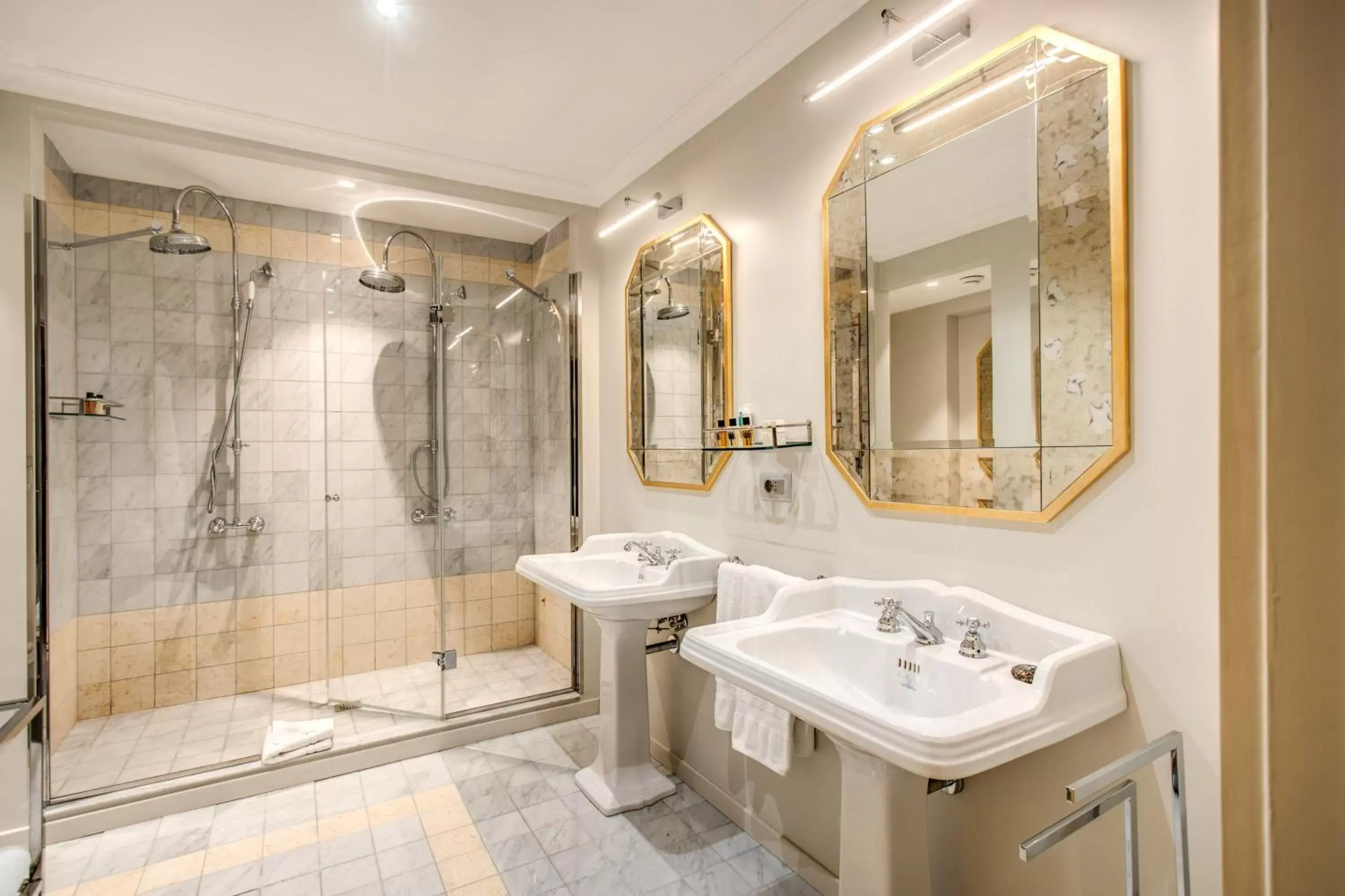 Bathroom in Martius Private Suites Hotel