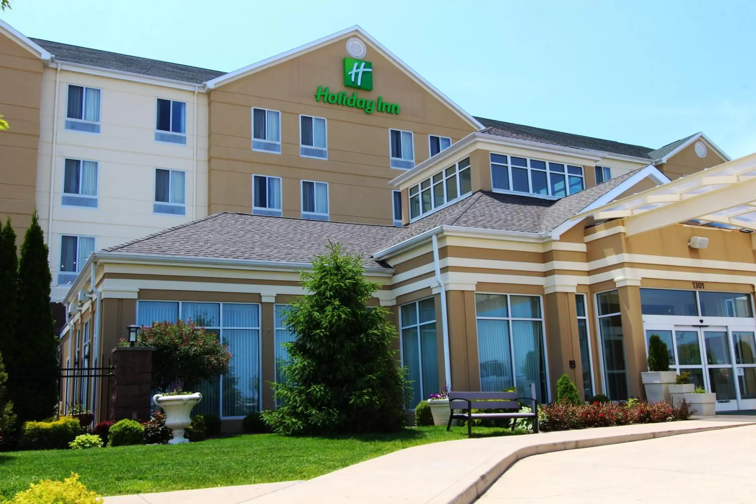 Property building in Holiday Inn Effingham by IHG Property building in Holiday Inn Effingham by IHG