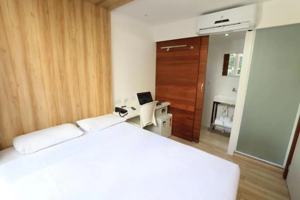 Photo of the whole room, Bed in Ecco Hotel Fortaleza