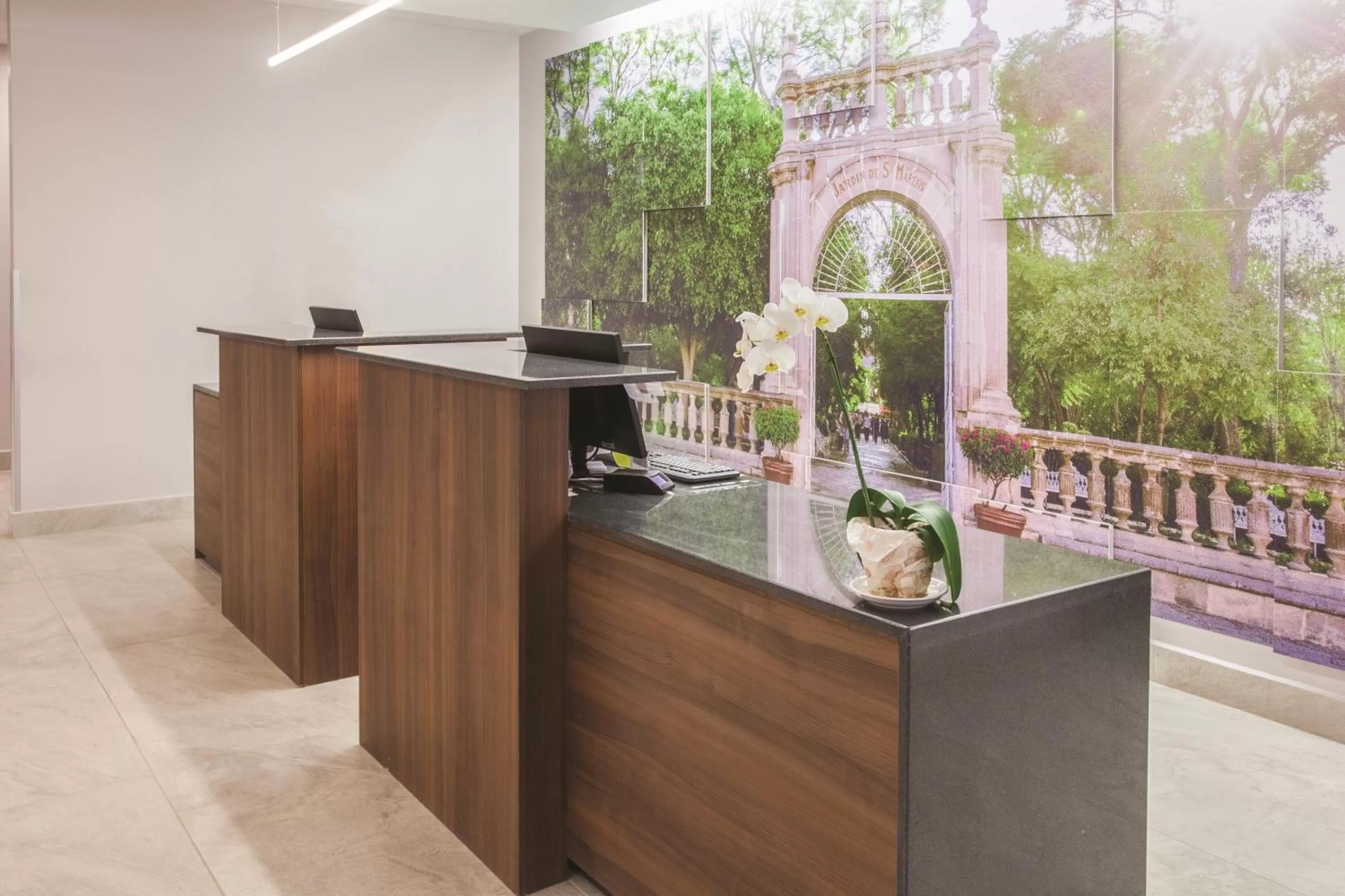 Lobby or reception in La Quinta by Wyndham Aguascalientes
