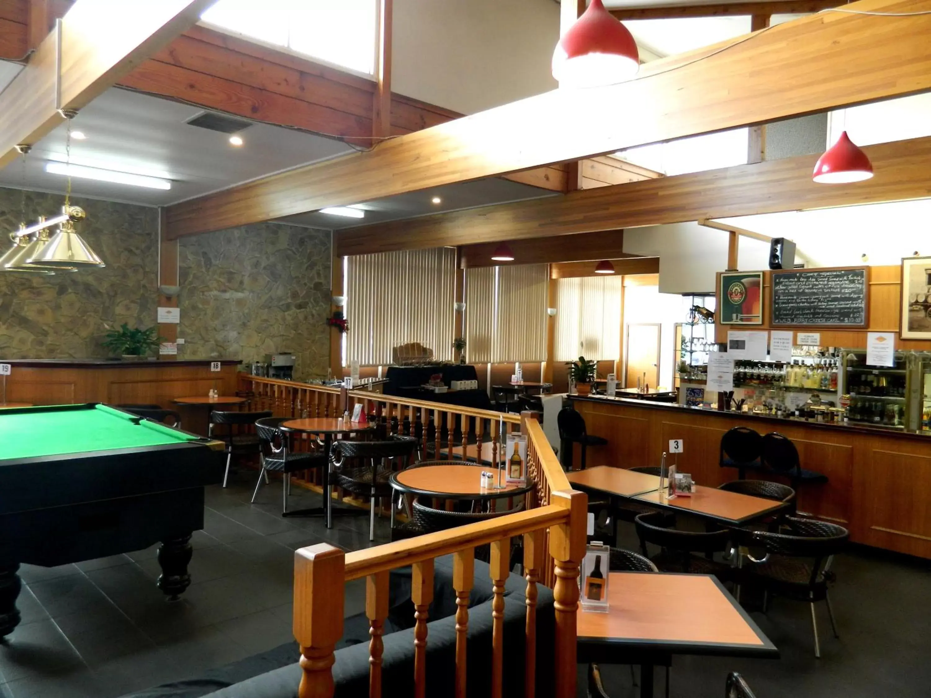 Game Room, Billiards in Ciloms Airport Lodge