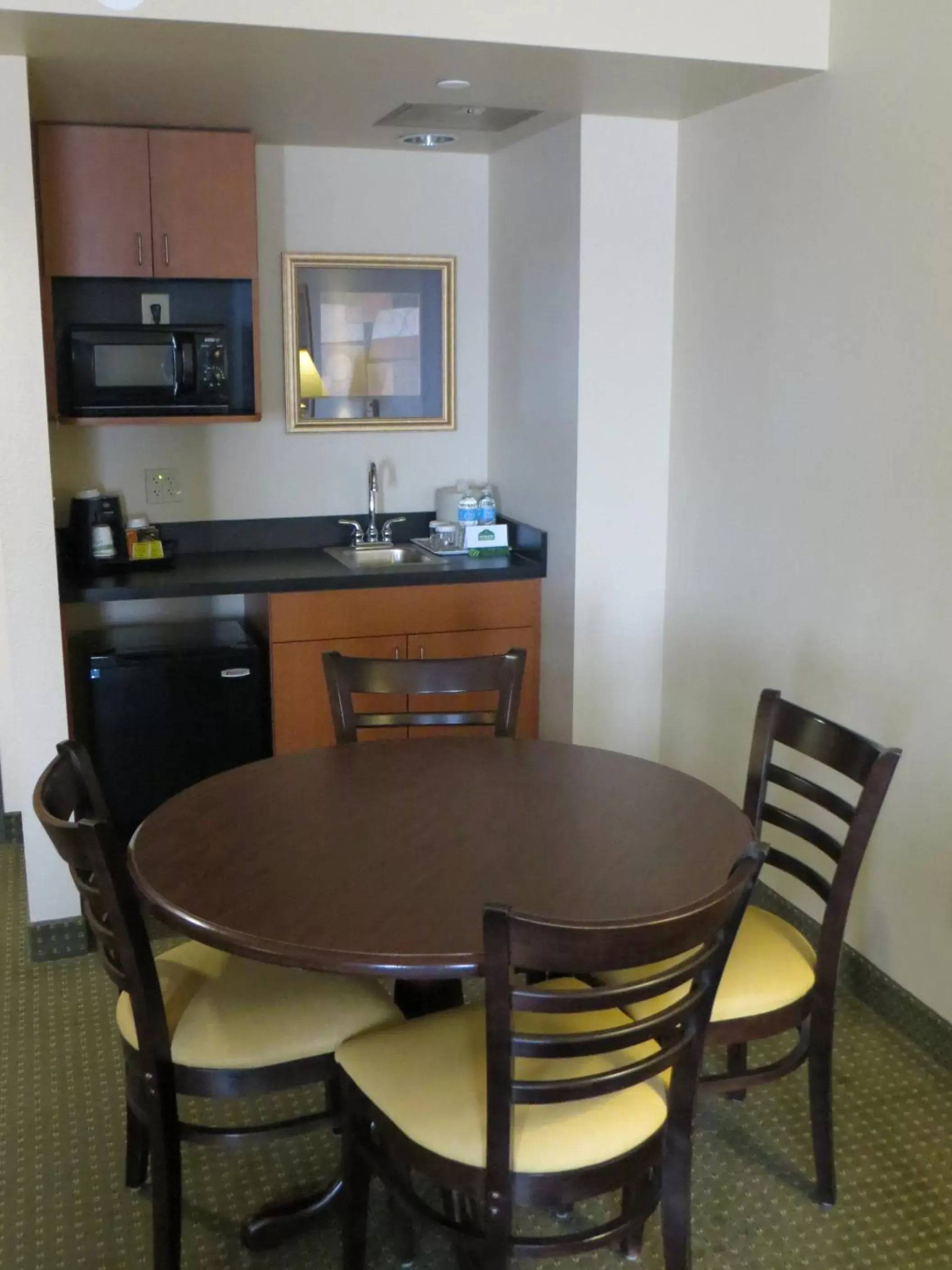 Dining Area in Wingate by Wyndham