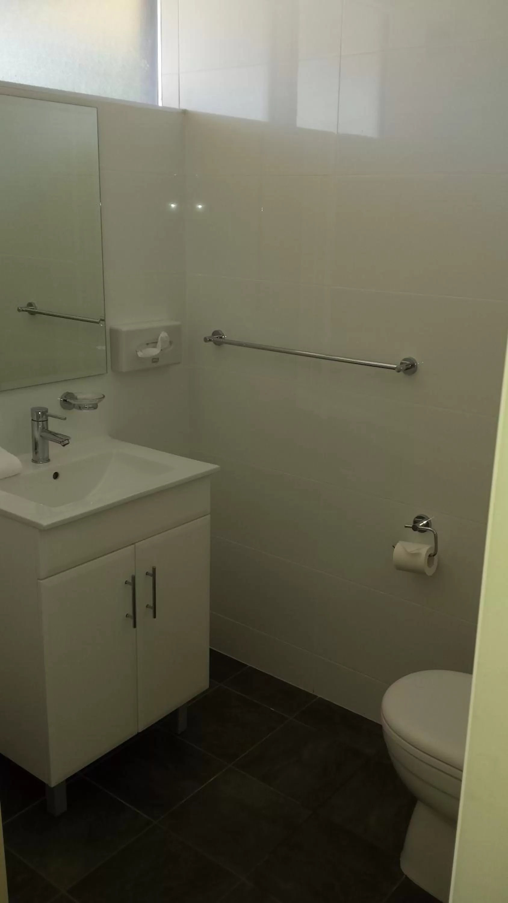 Bathroom in Lake Jindabyne Hotel