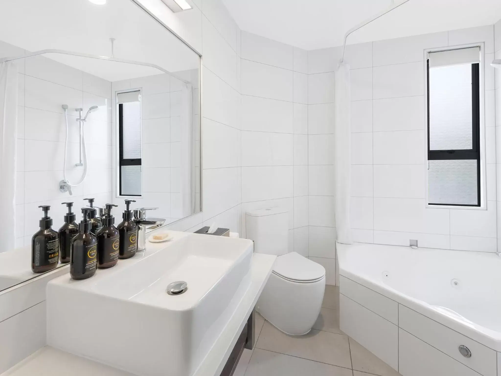 Bathroom in JetPark Hotel Rotorua Bathroom in JetPark Hotel Rotorua