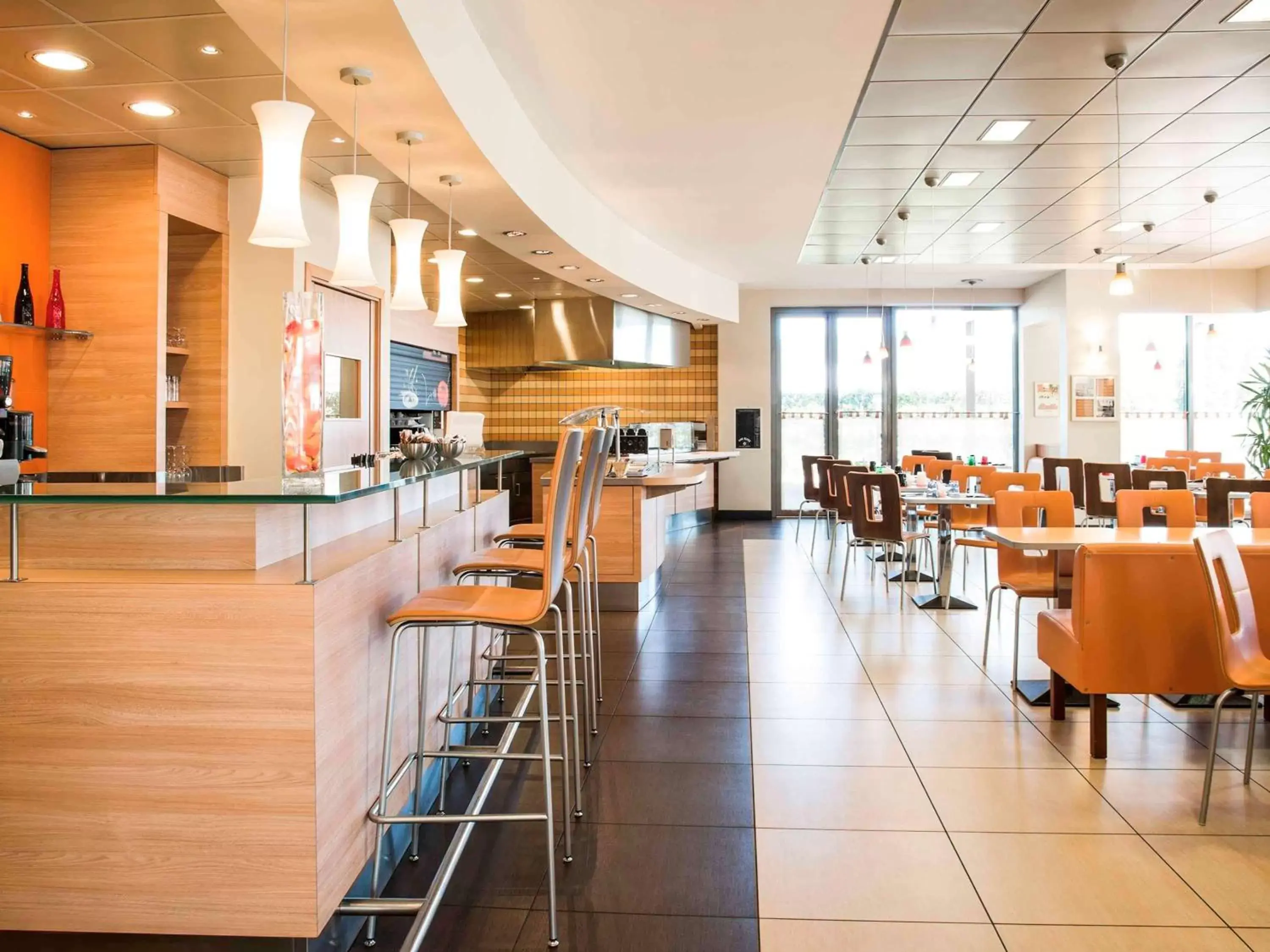 Lounge or bar in Ibis Como Lounge or bar in Ibis Como