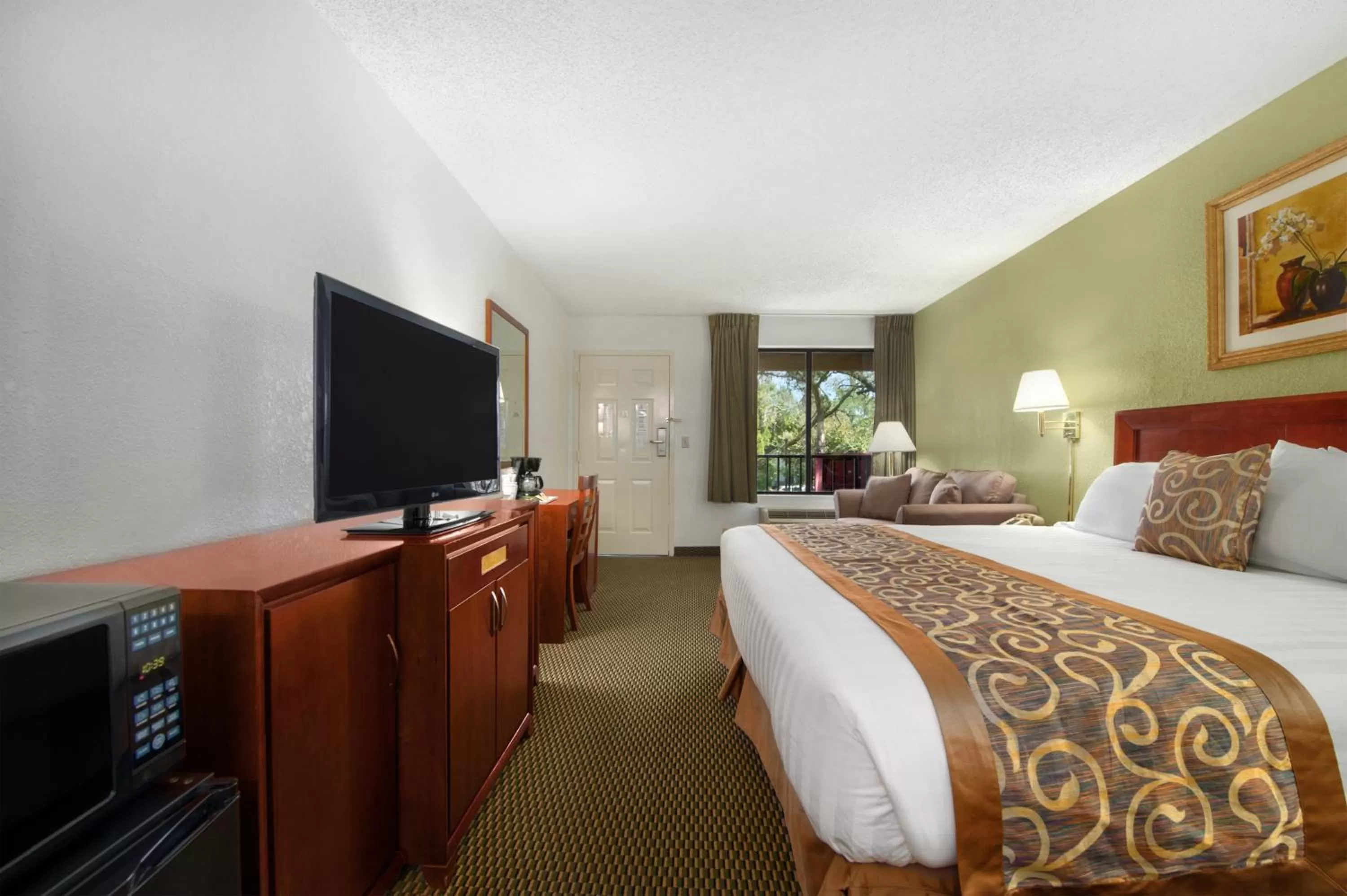 Day, Bed in Ramada by Wyndham Temple Terrace/Tampa North
