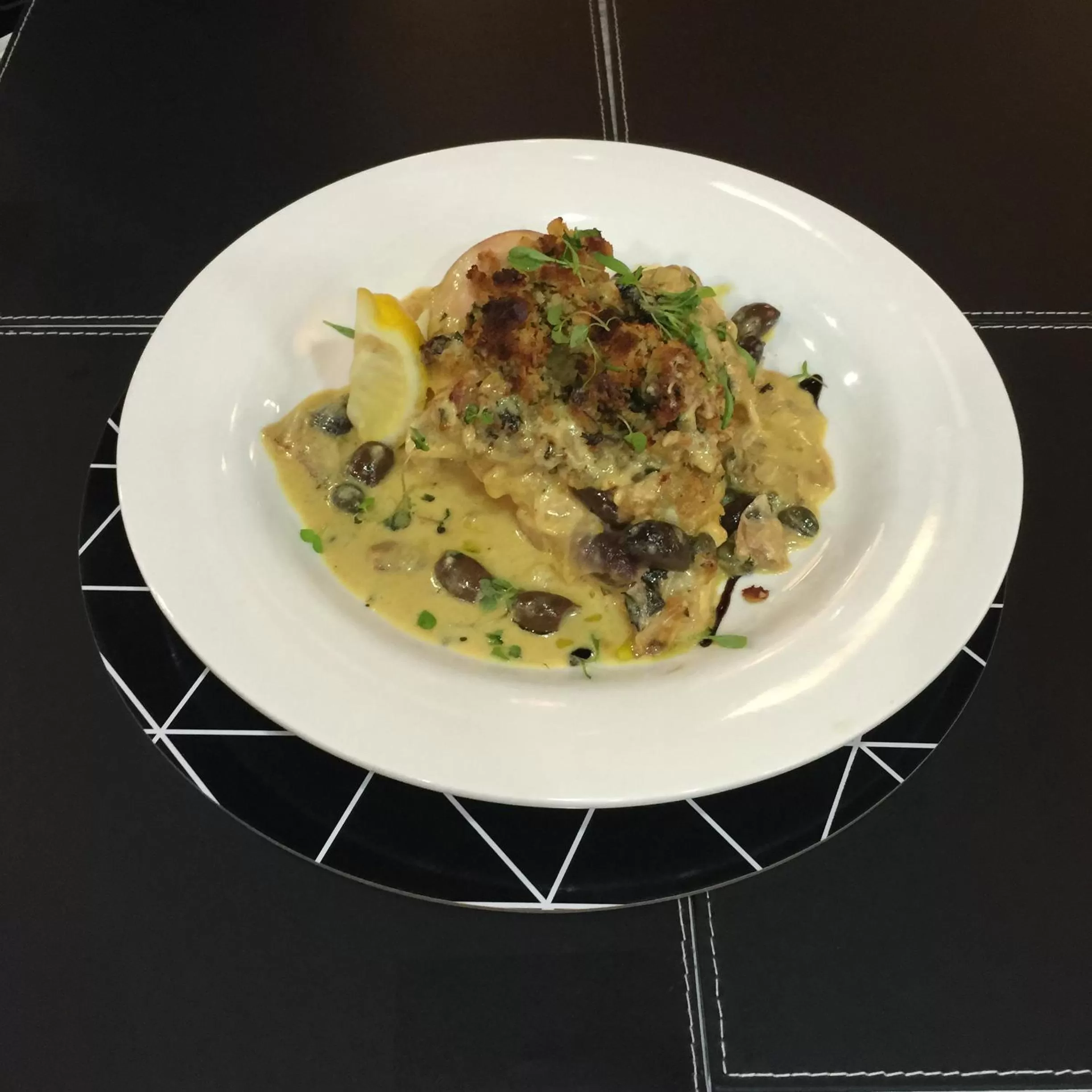 Food and drinks in Royal Albert Hotel