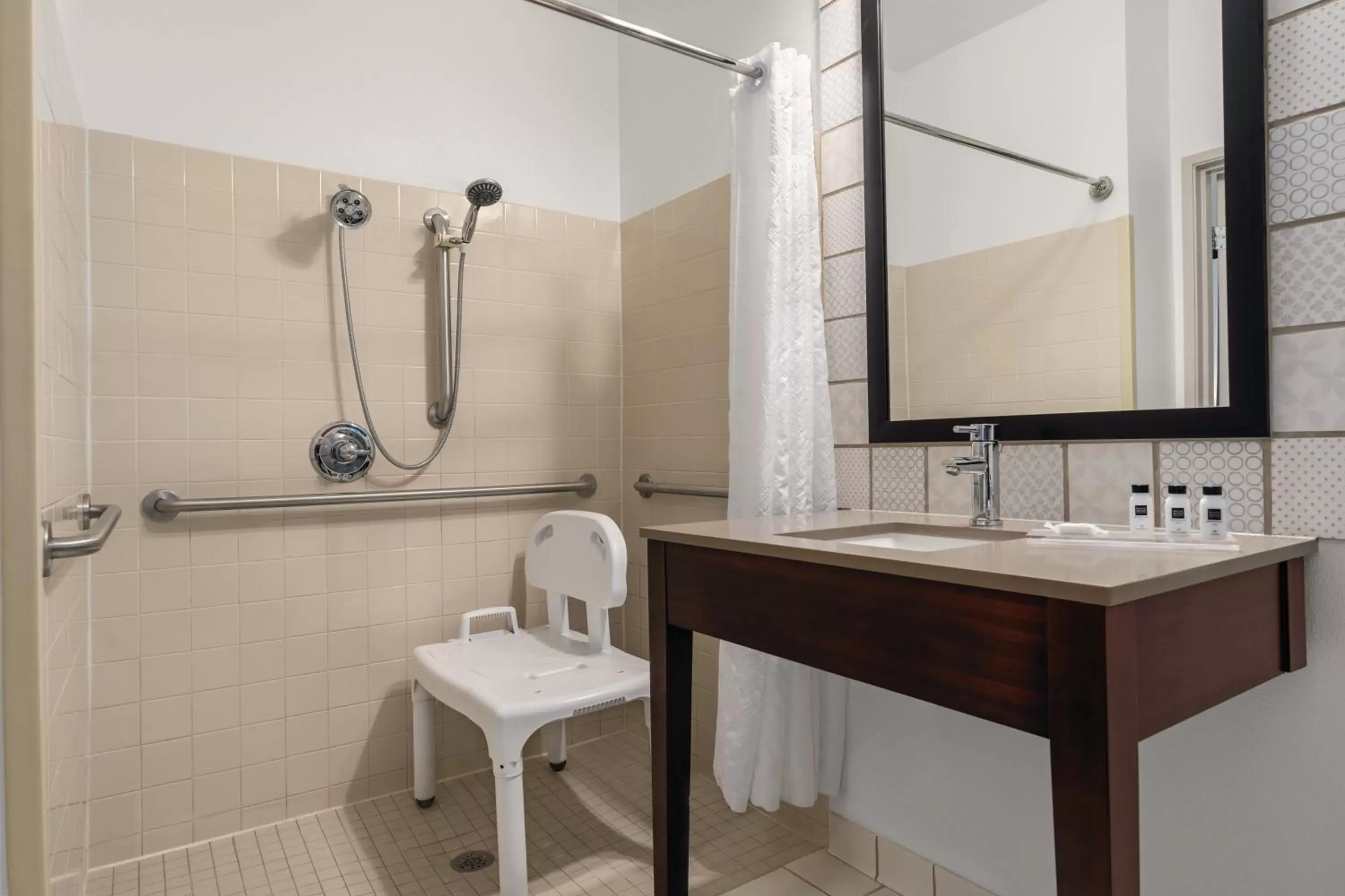Bathroom in Country Inn & Suites by Radisson, Big Flats (Elmira), NY