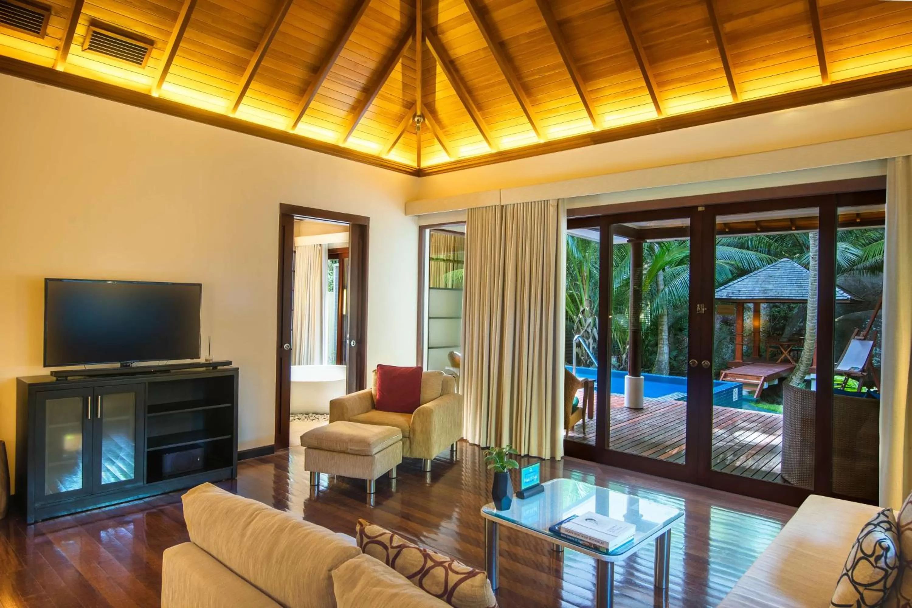Living room in Hilton Seychelles Labriz Resort & Spa