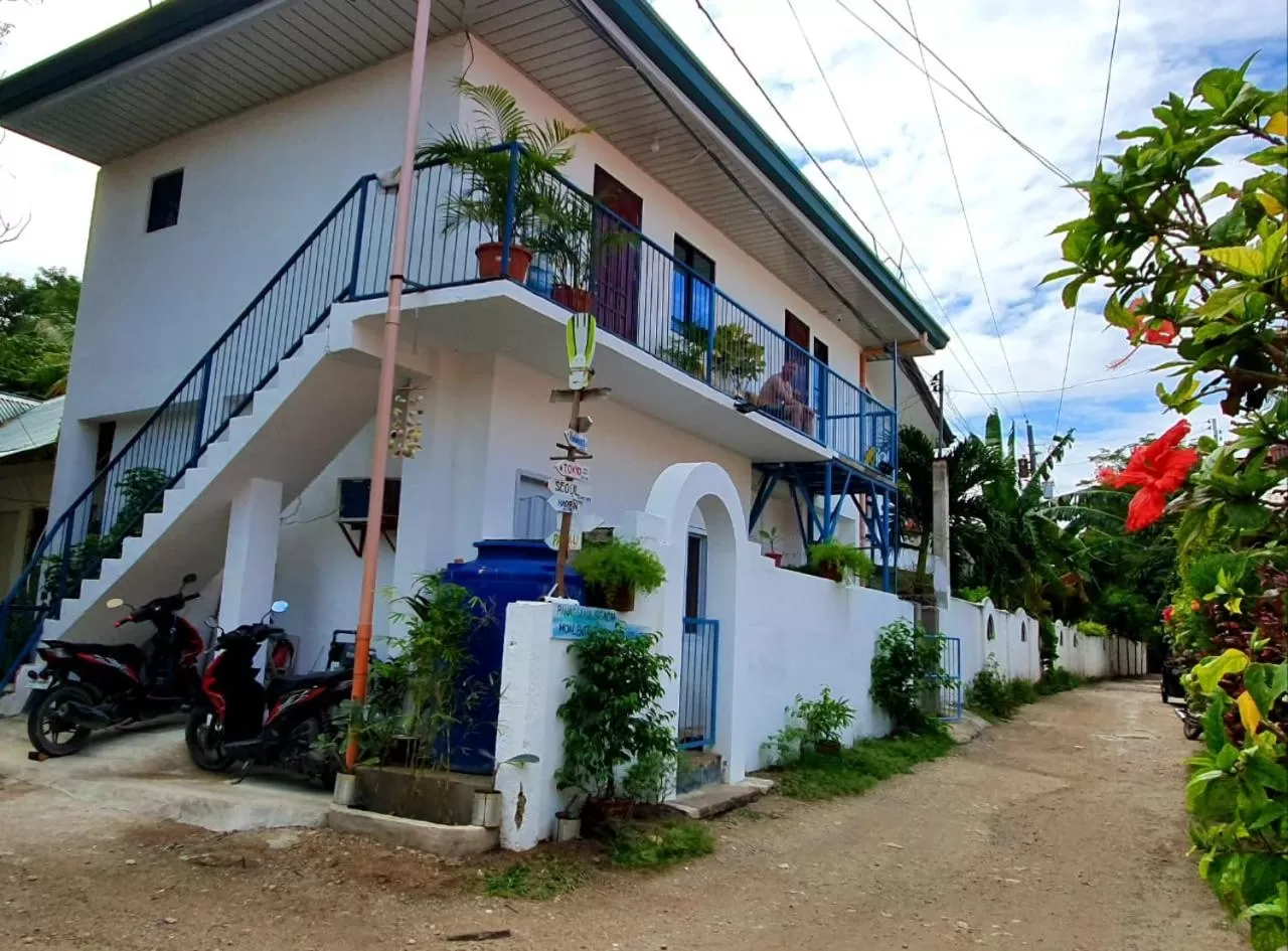 Property building in Gaja Go Dive & Inn